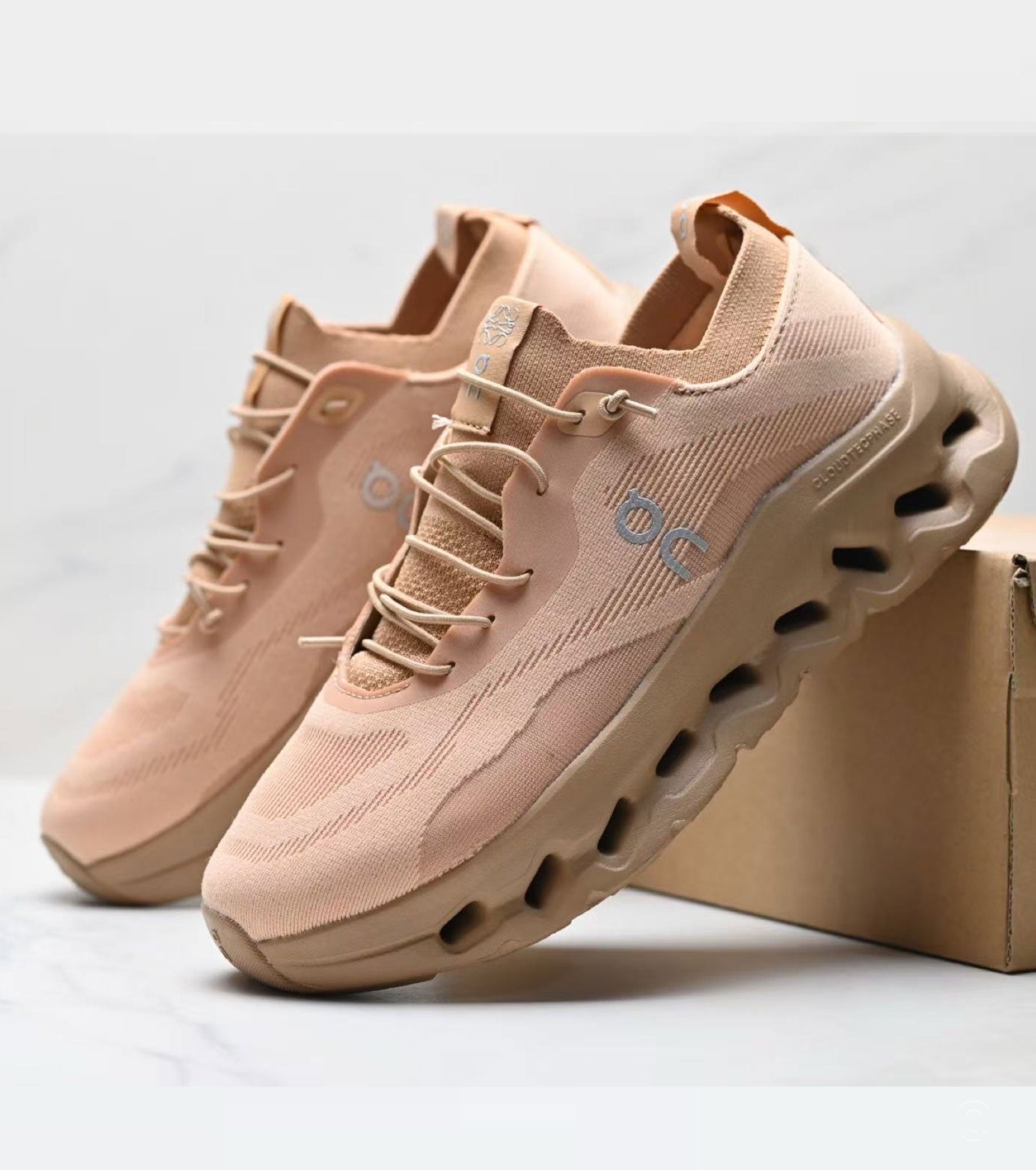 Cloudtilt sneakers