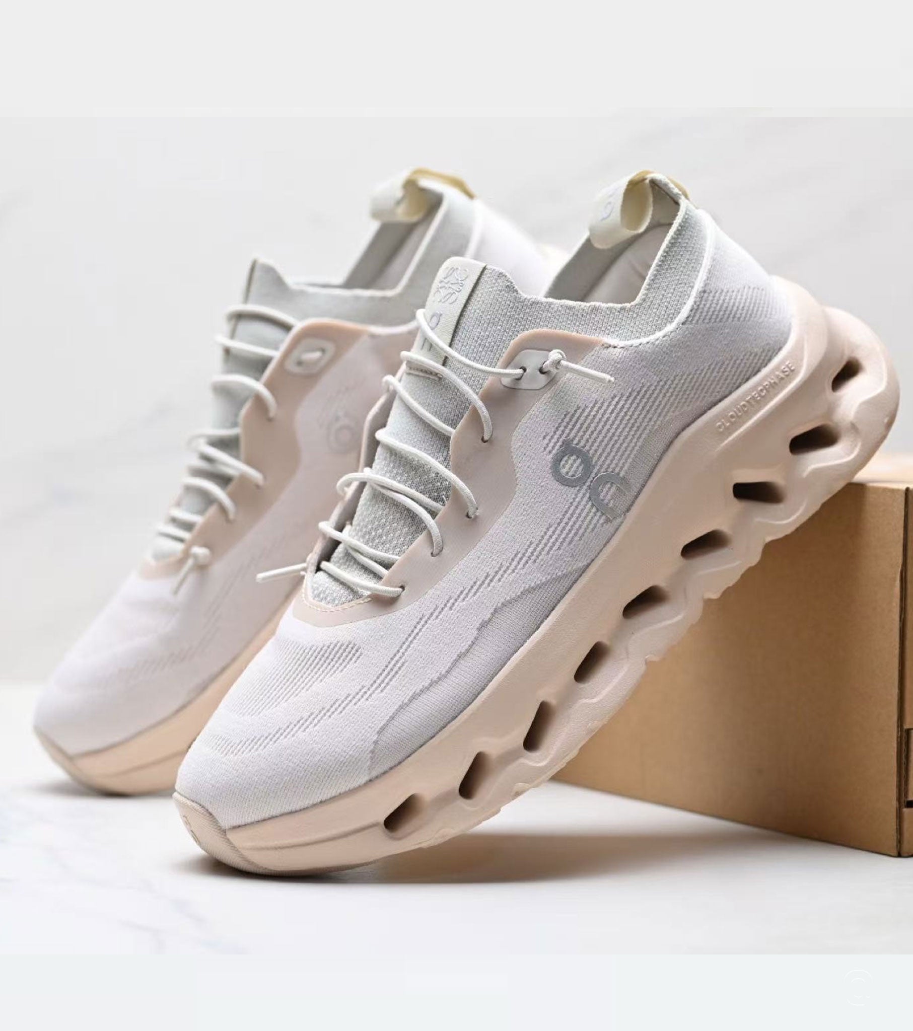 Cloudtilt sneakers