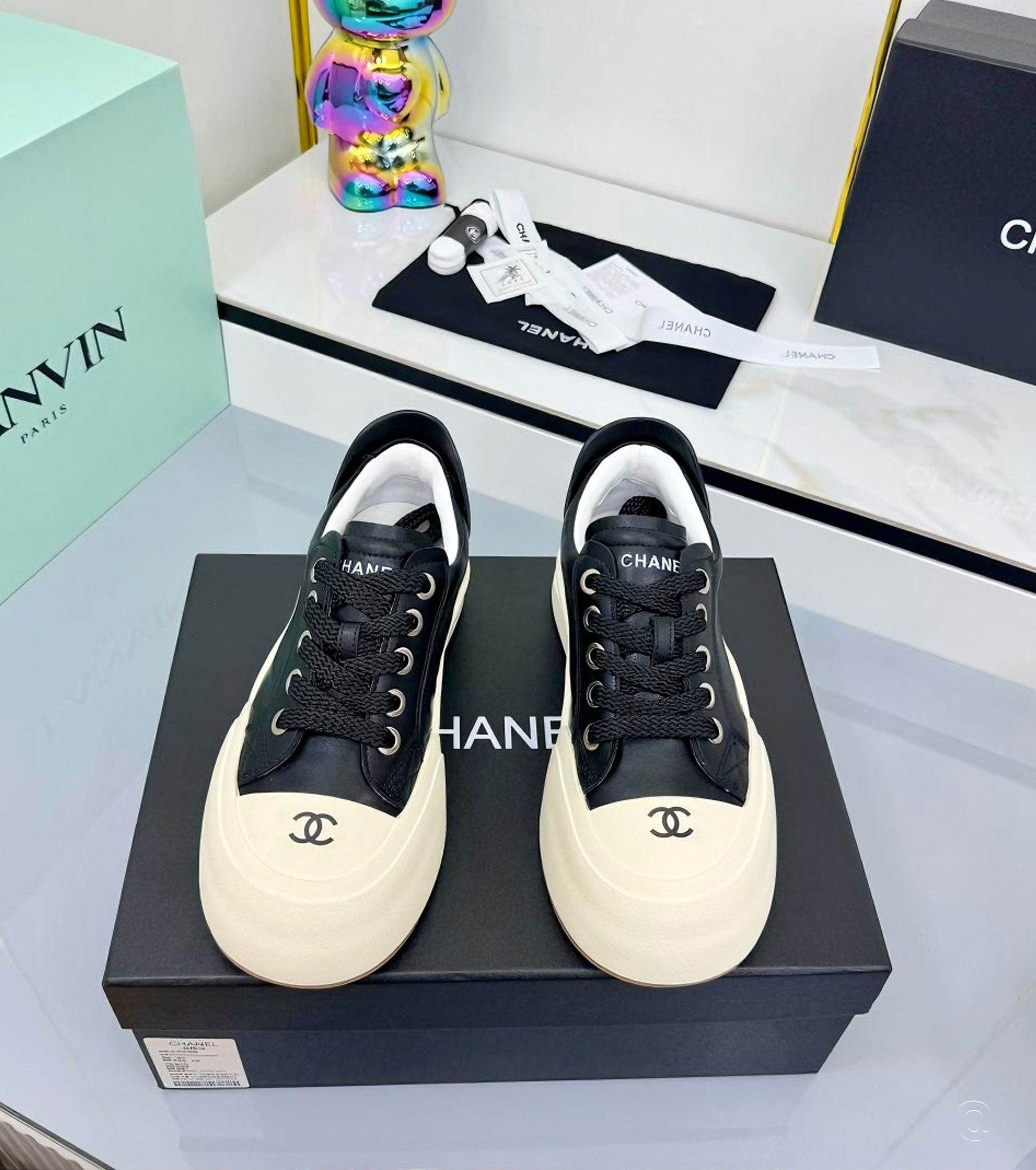 Women 25C Sneakers