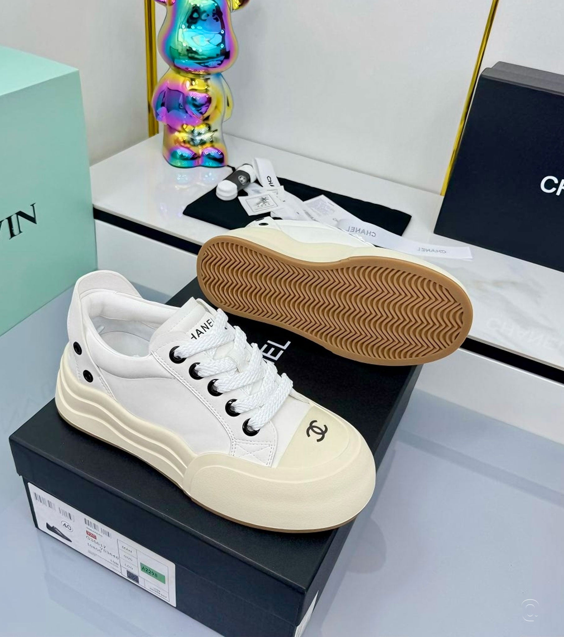 Women 25C Sneakers
