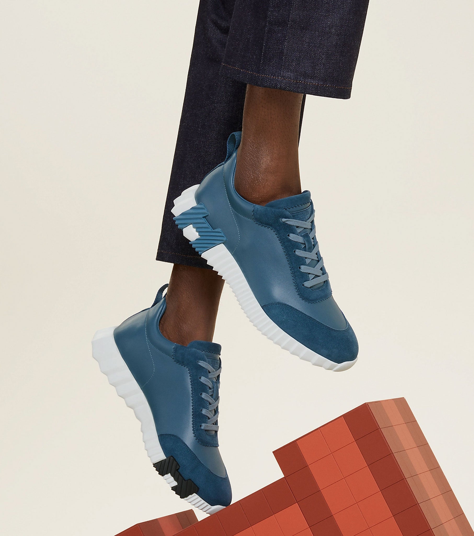 Bouncing sneaker