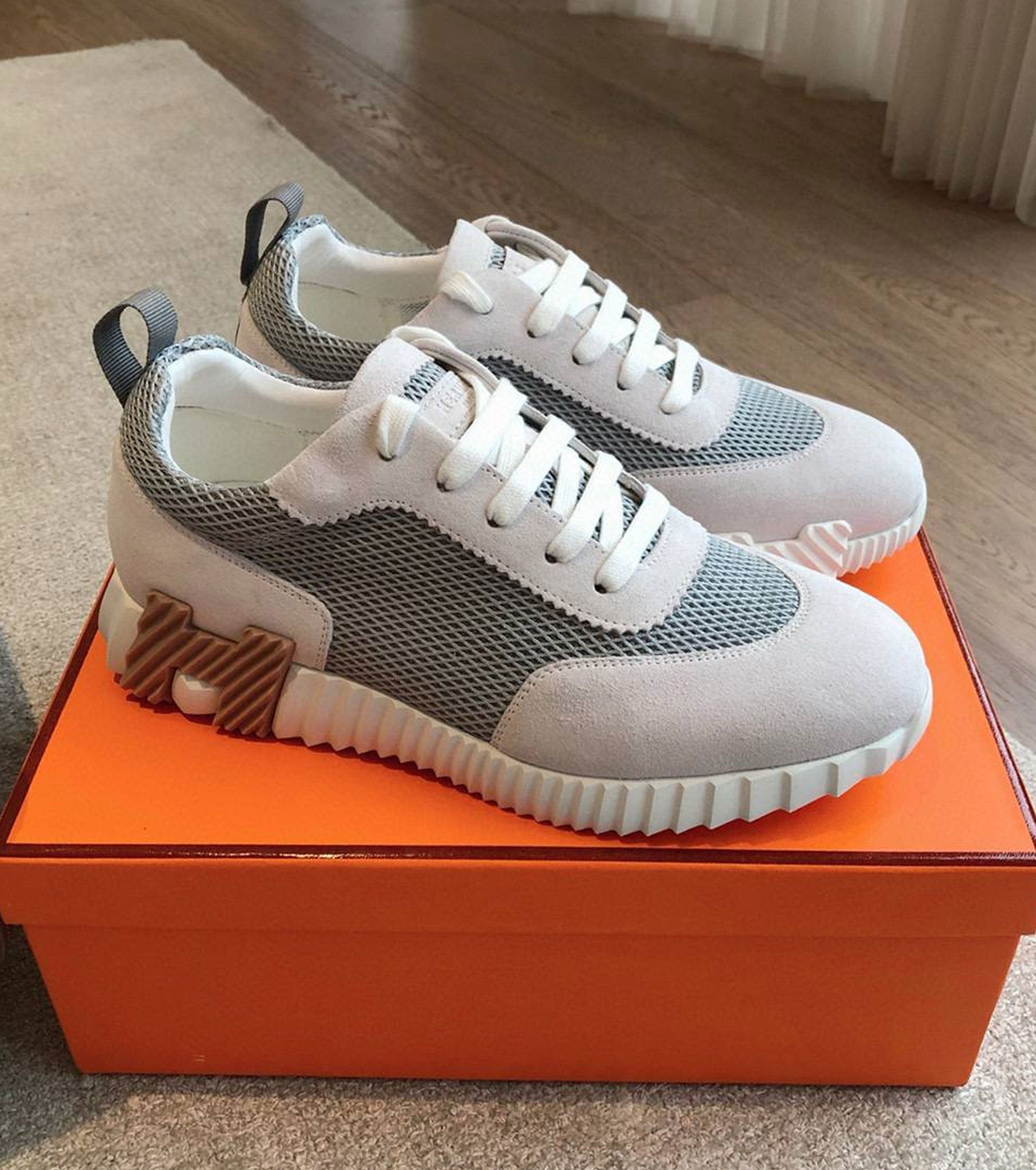 Bouncing sneaker
