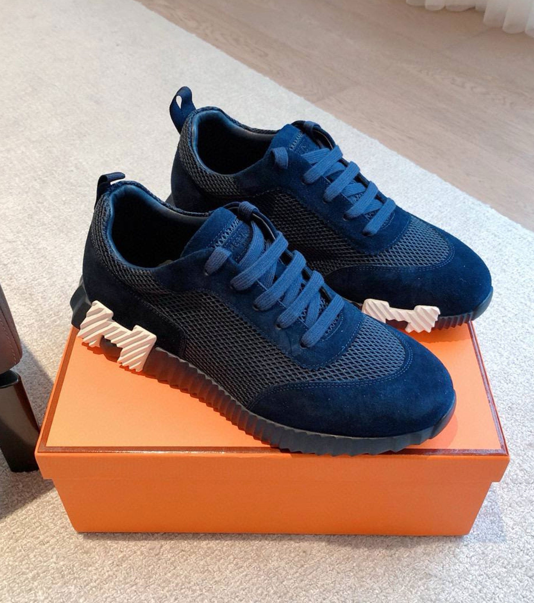 Bouncing sneaker