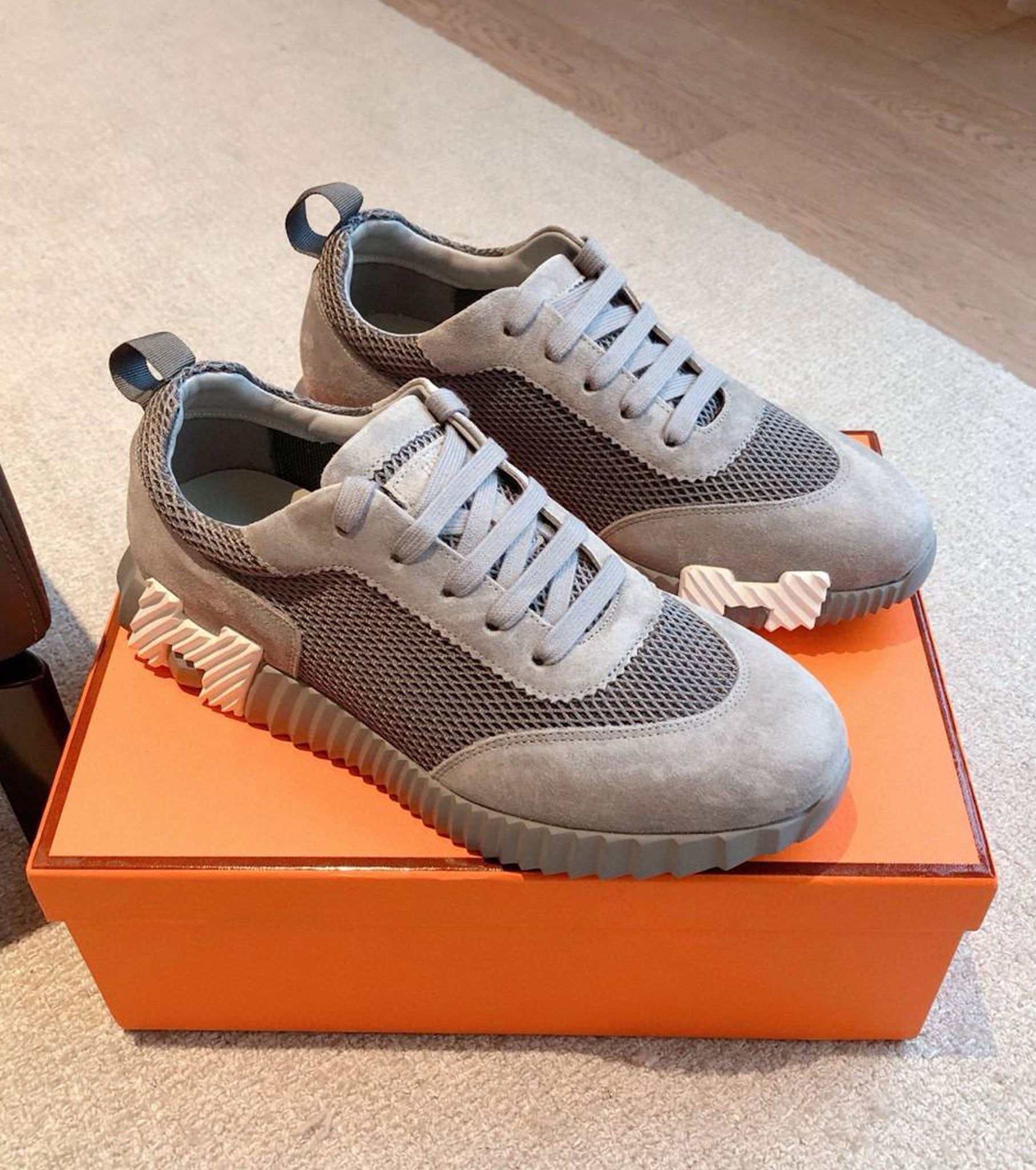 Bouncing sneaker
