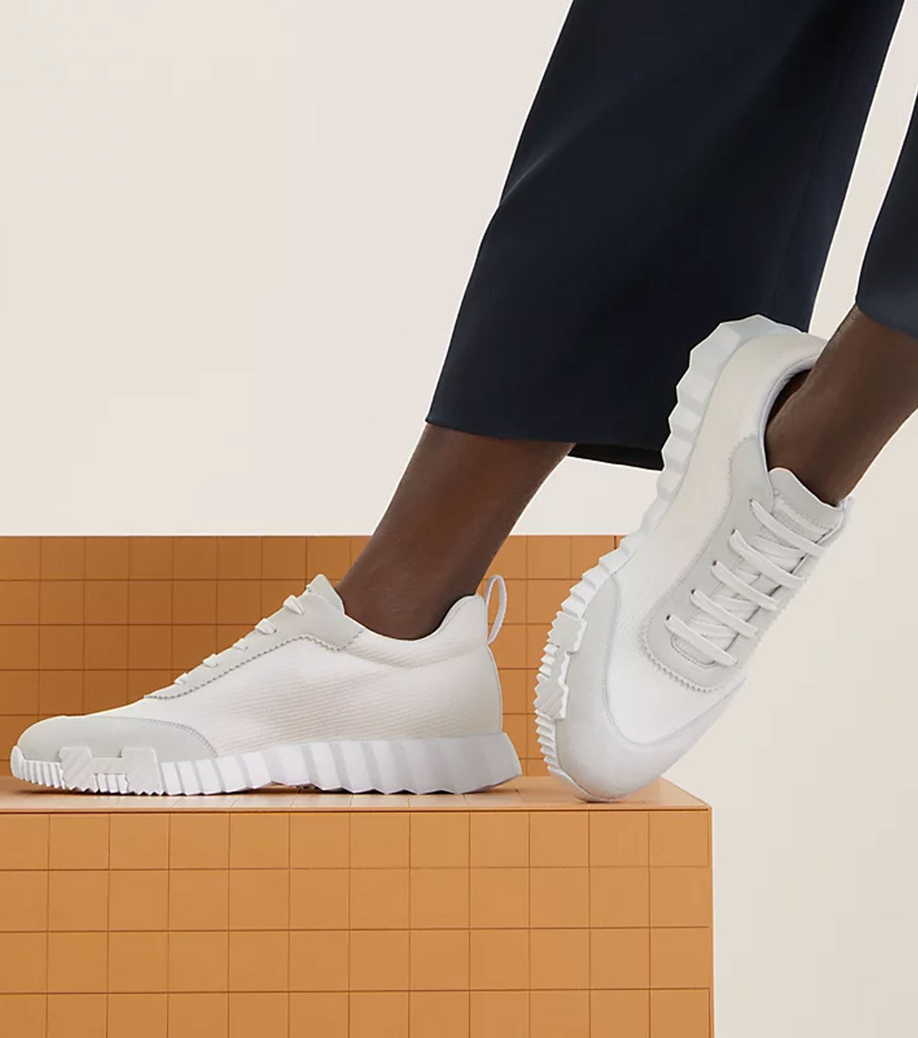 Bouncing sneaker