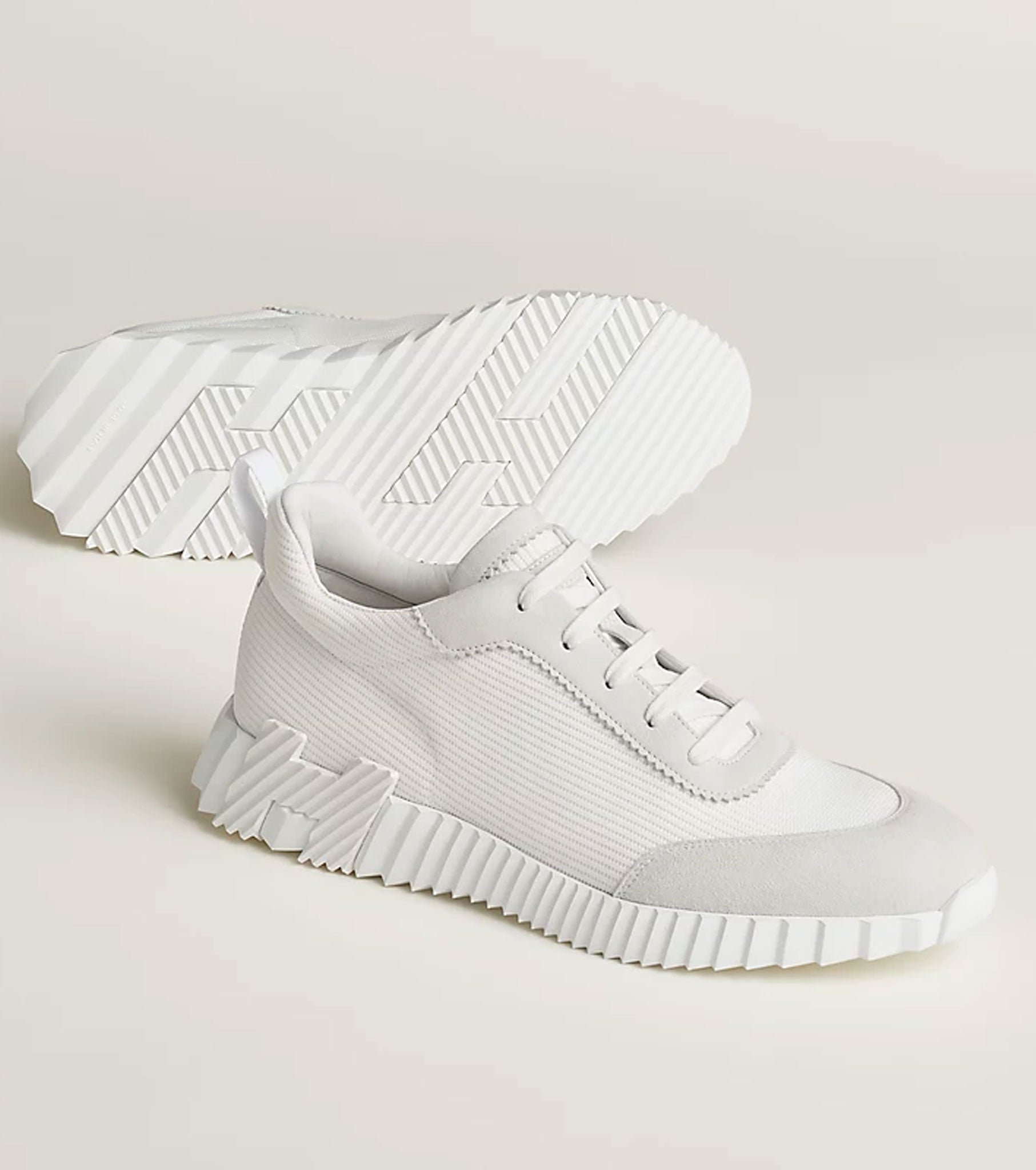 Bouncing sneaker