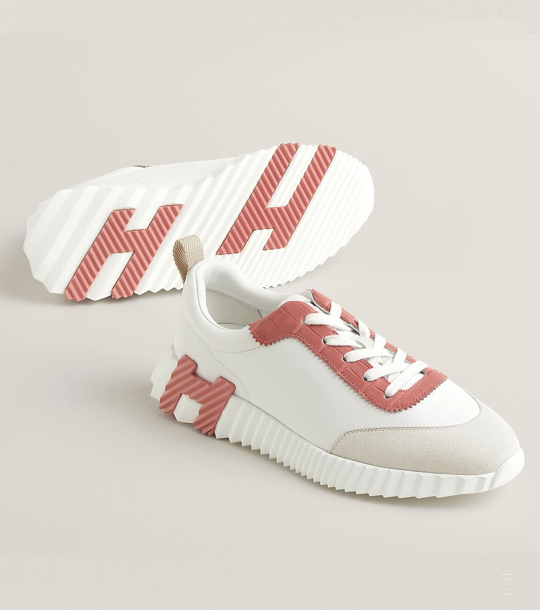 Bouncing sneaker