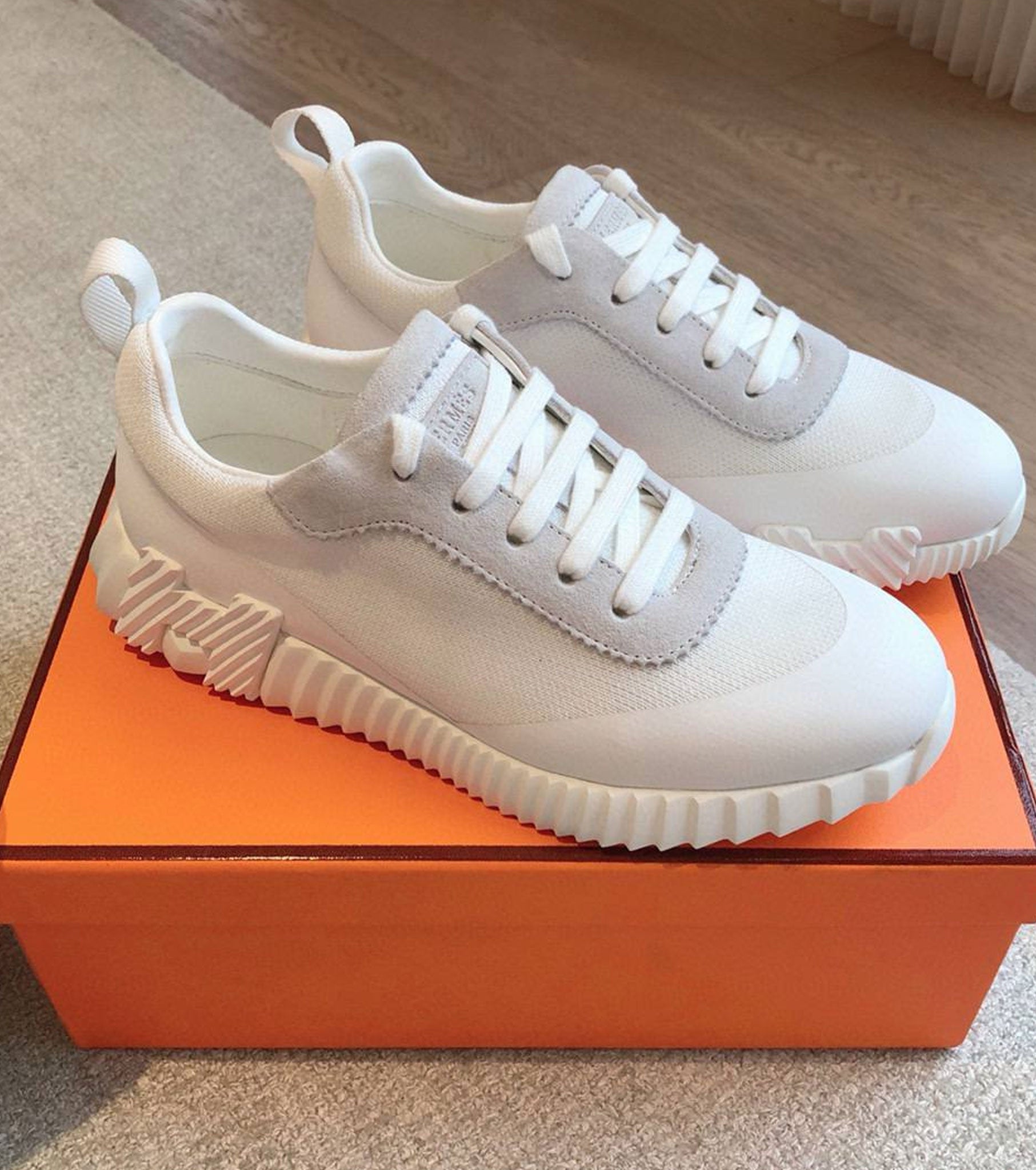 Bouncing sneaker