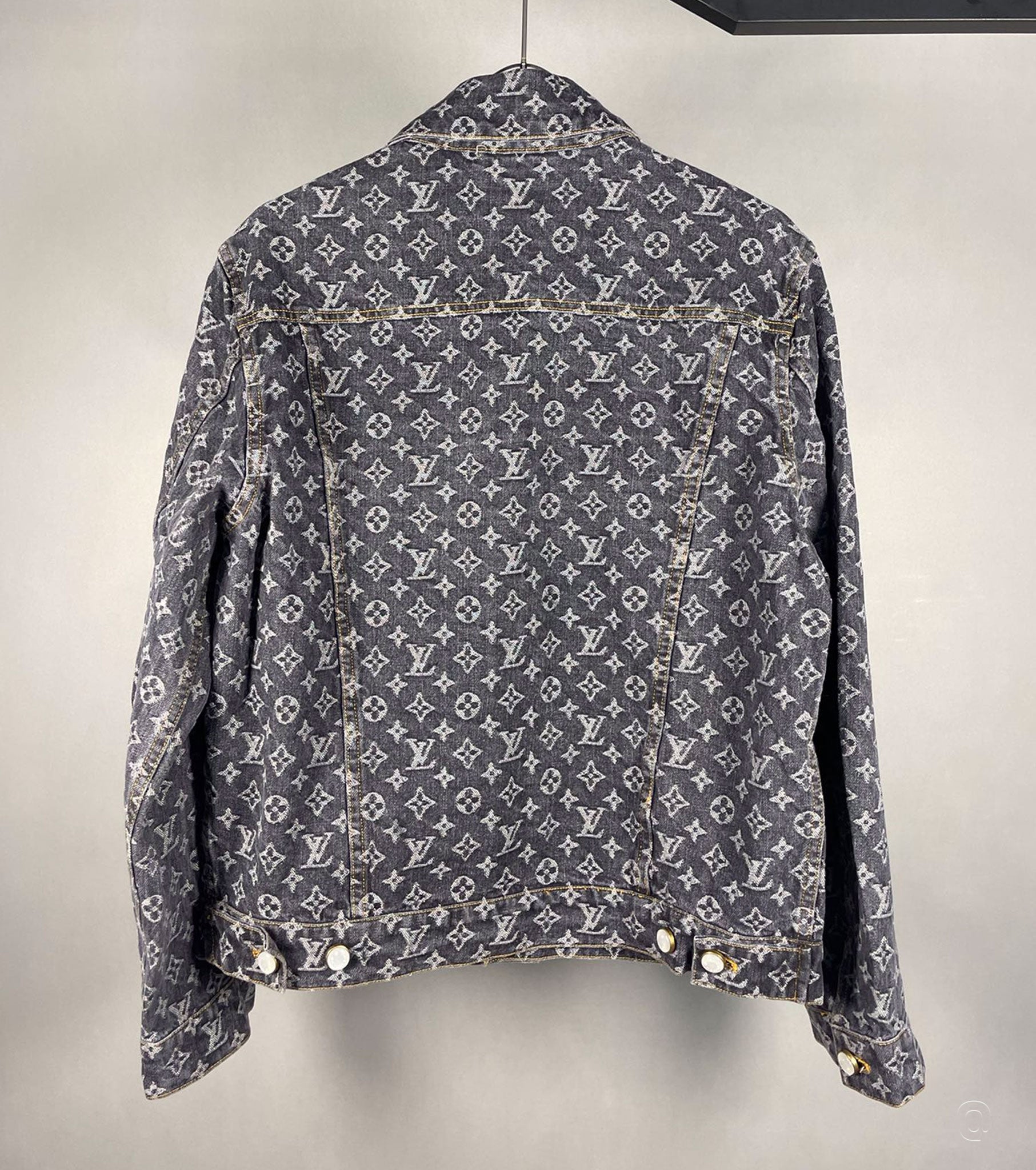 Men denim jacket