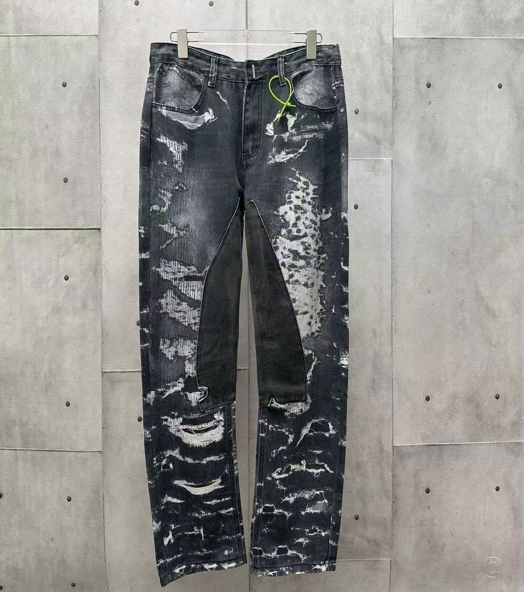 Men Distressed Straight-Leg Jeans