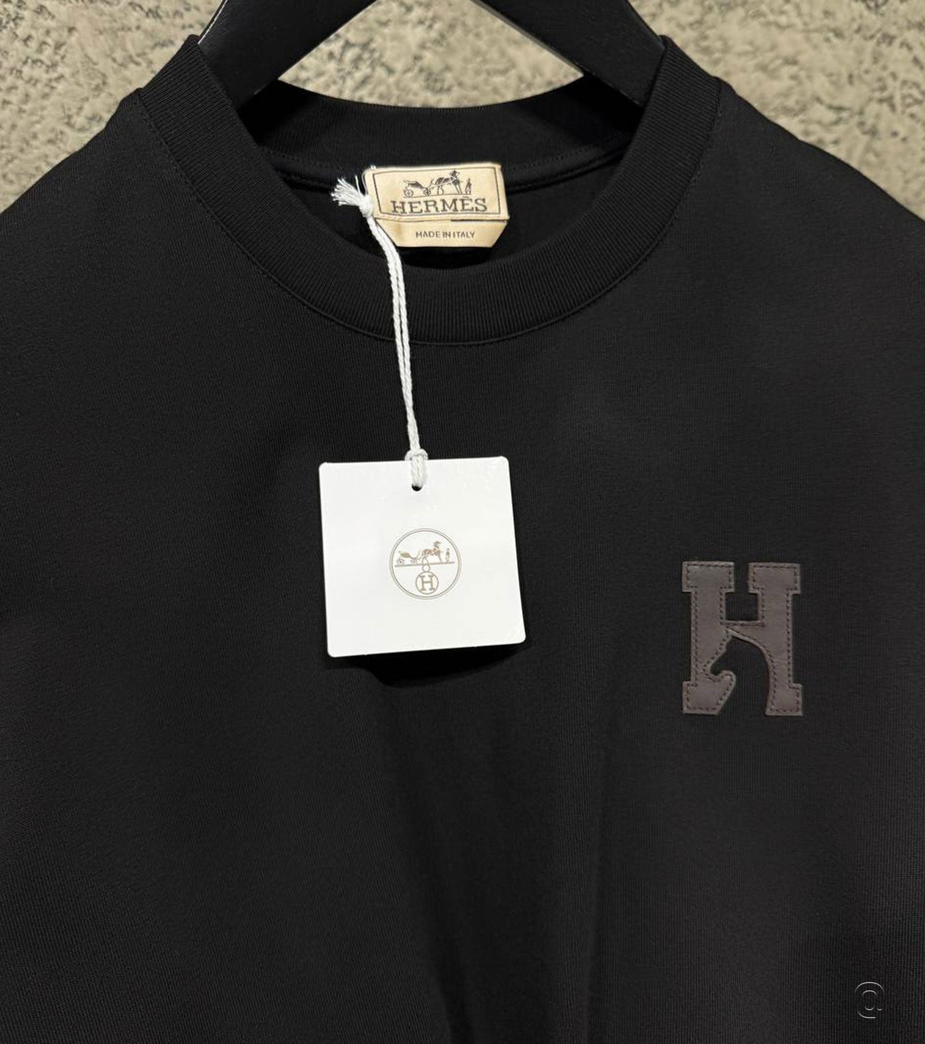 "H'Cheval" t-shirt with leather detail