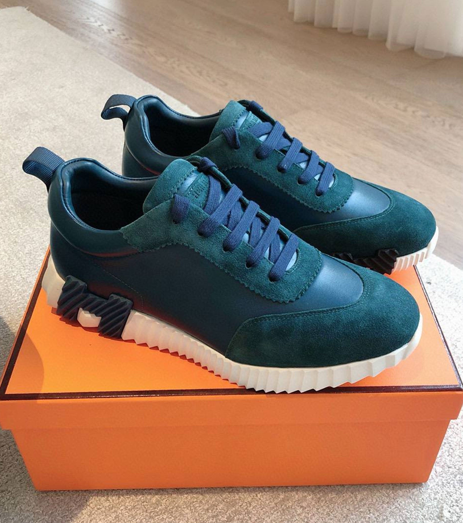 Bouncing sneaker