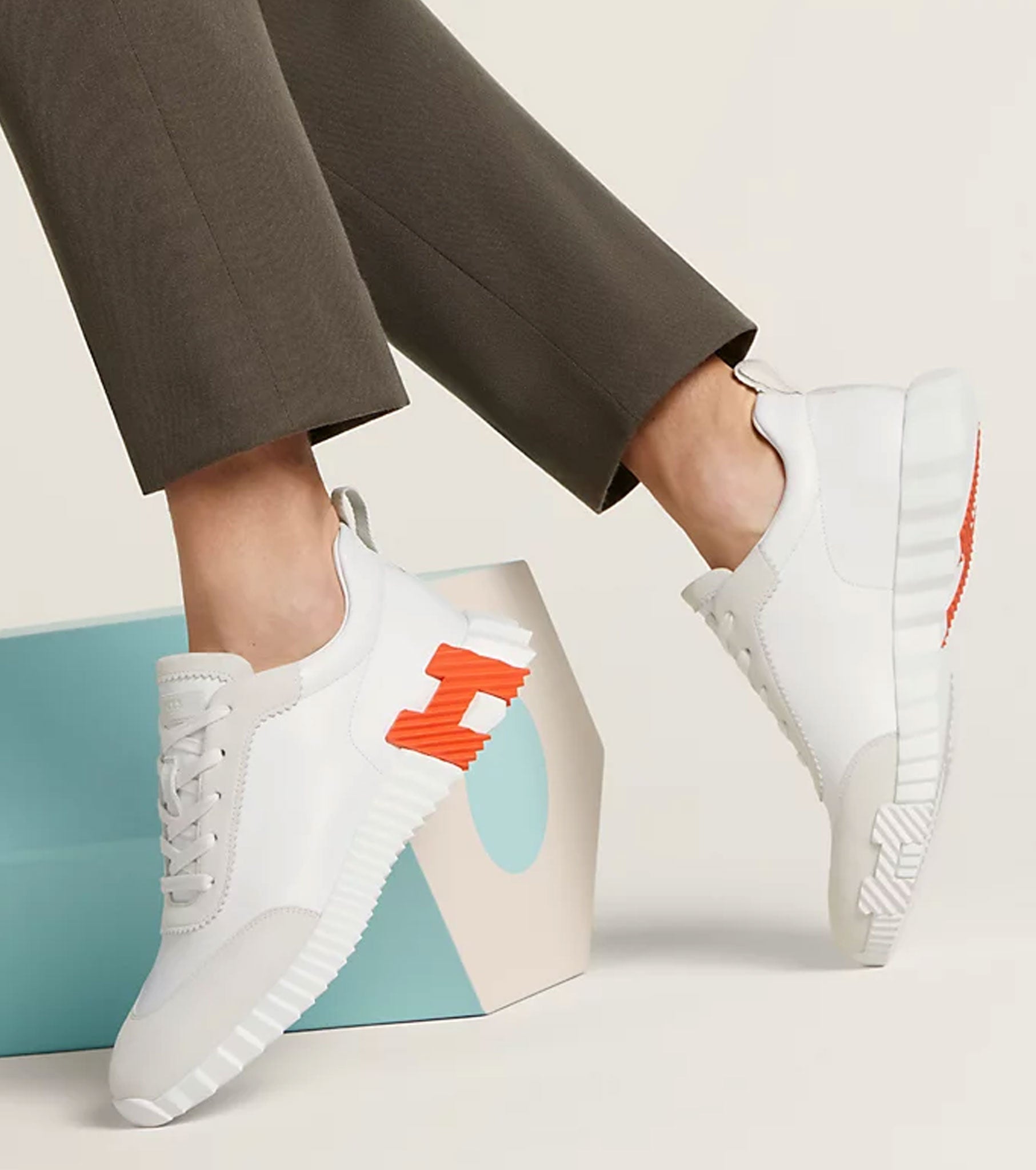 Bouncing sneaker