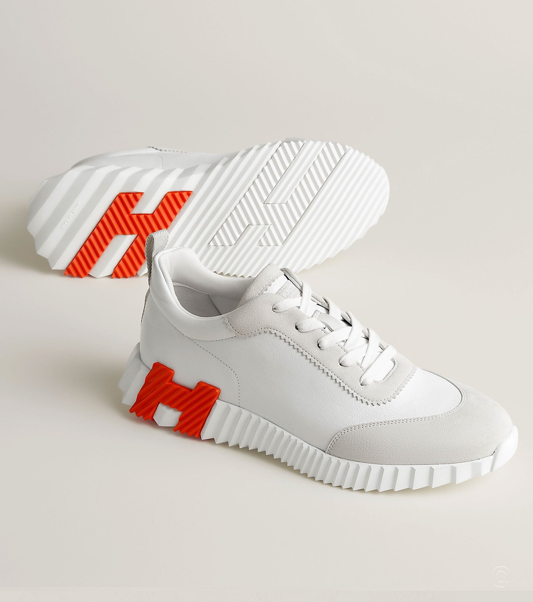 Bouncing sneaker