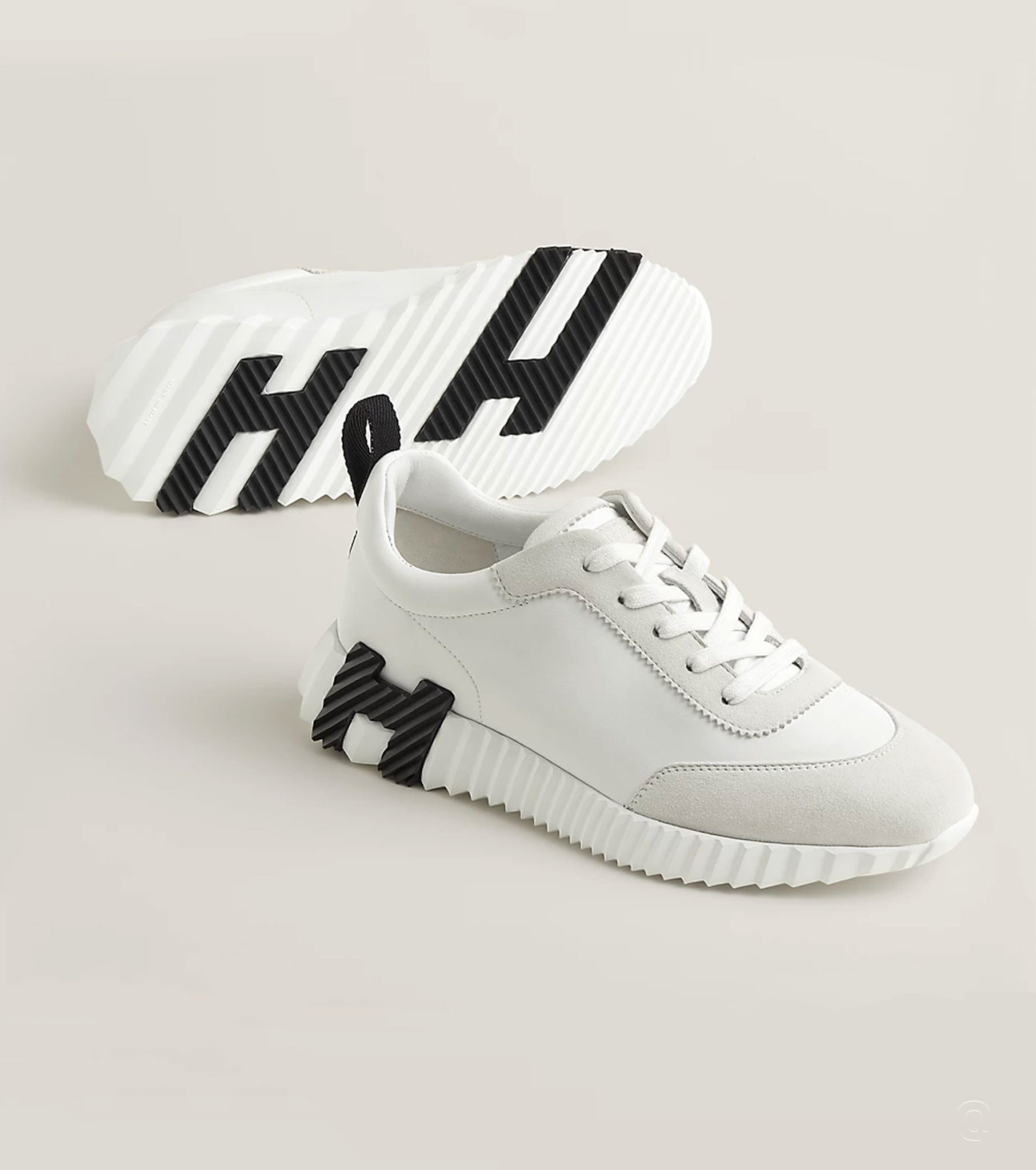 Bouncing sneaker