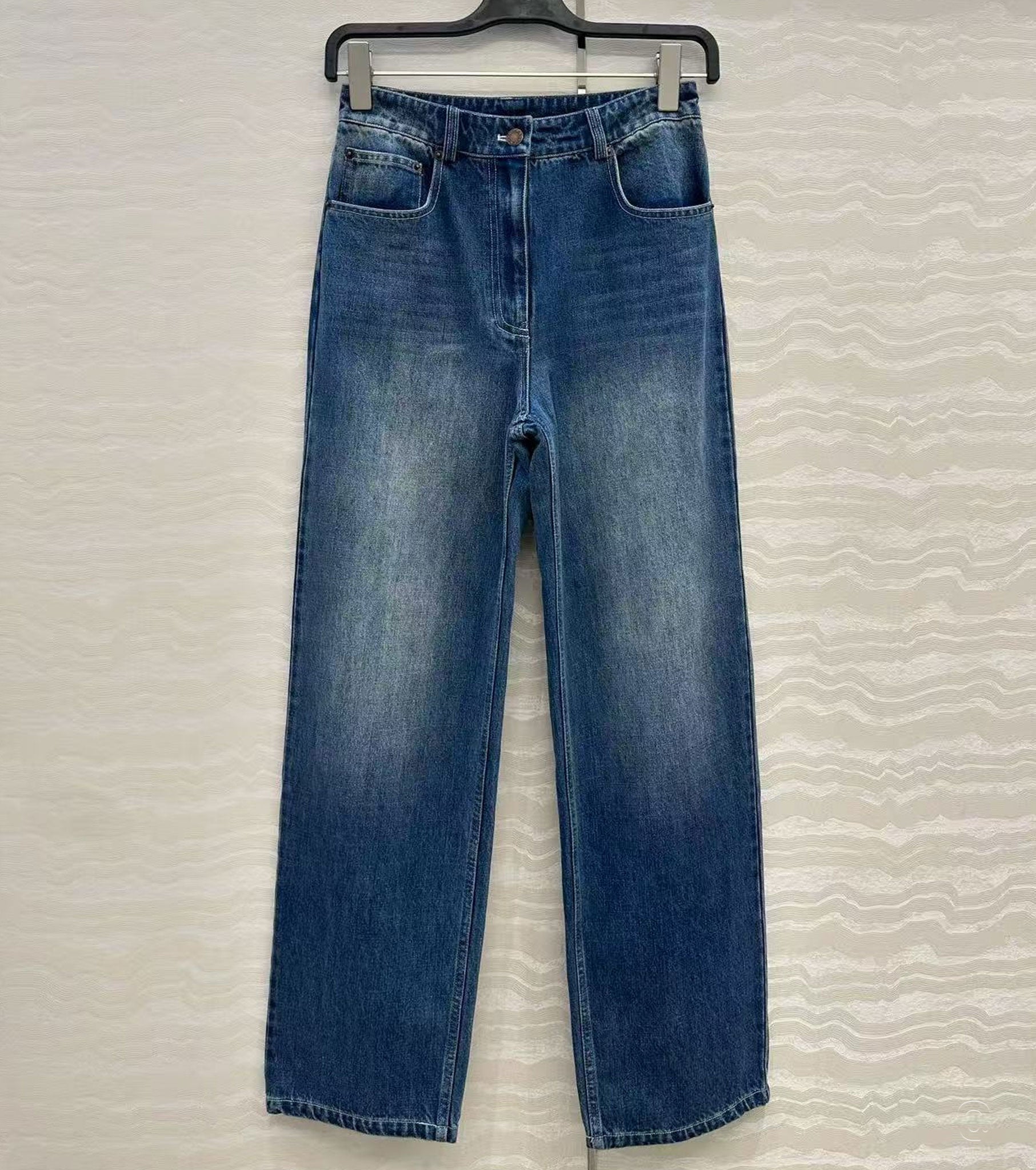 Women Straight-leg denim jeans