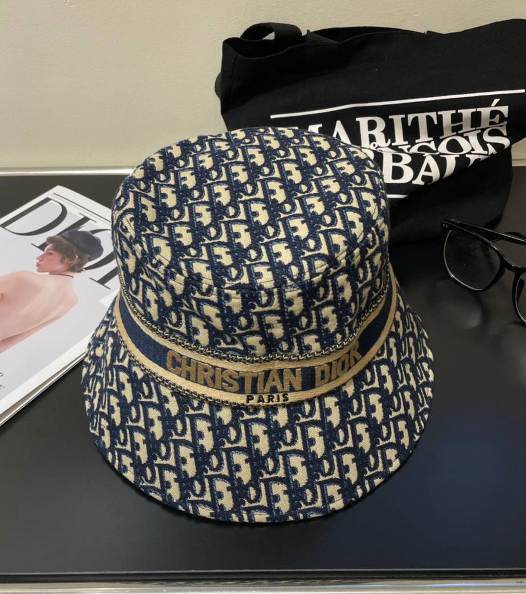 Oblique Small Brim Bucket Hat
