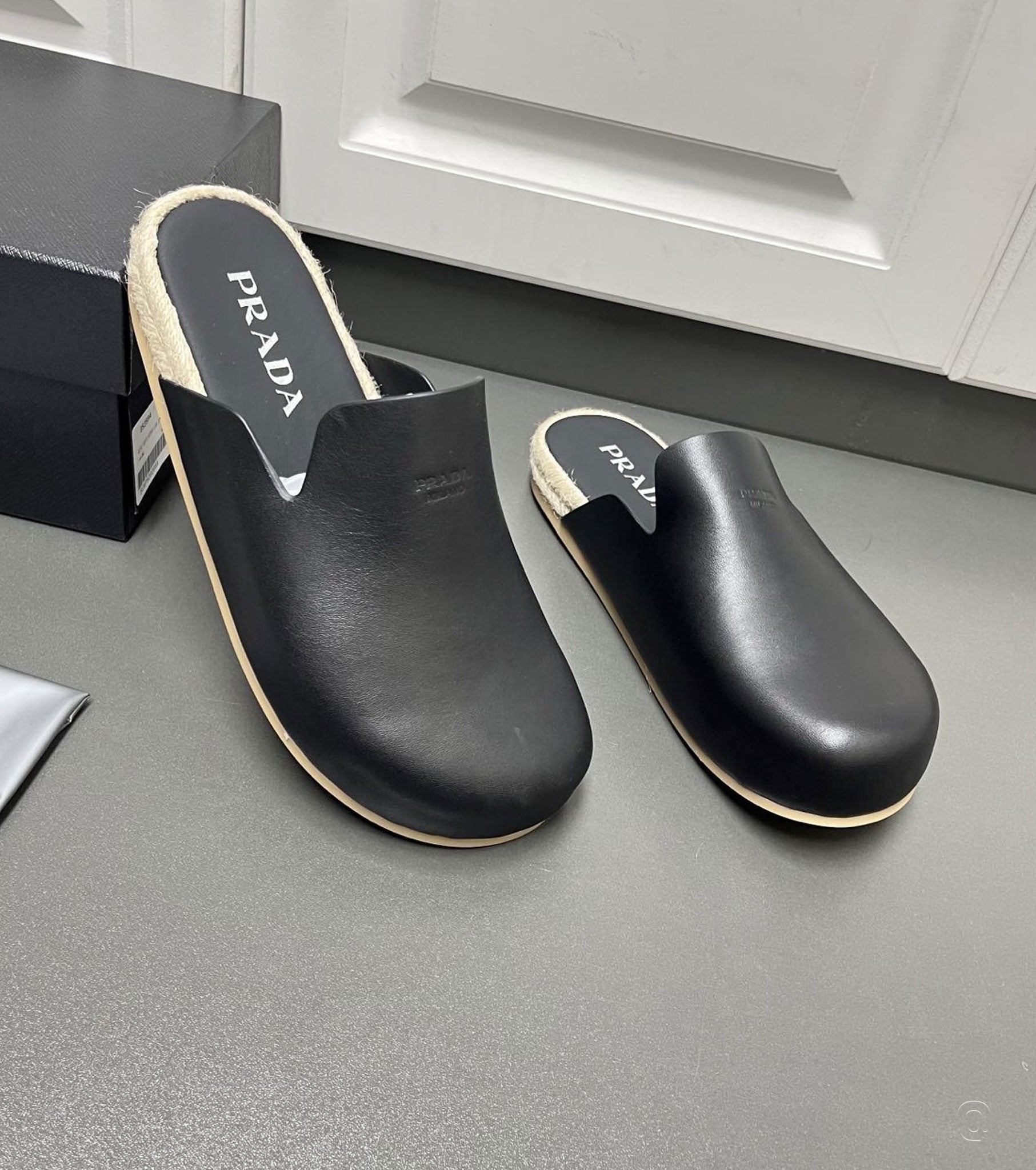 Leather mules