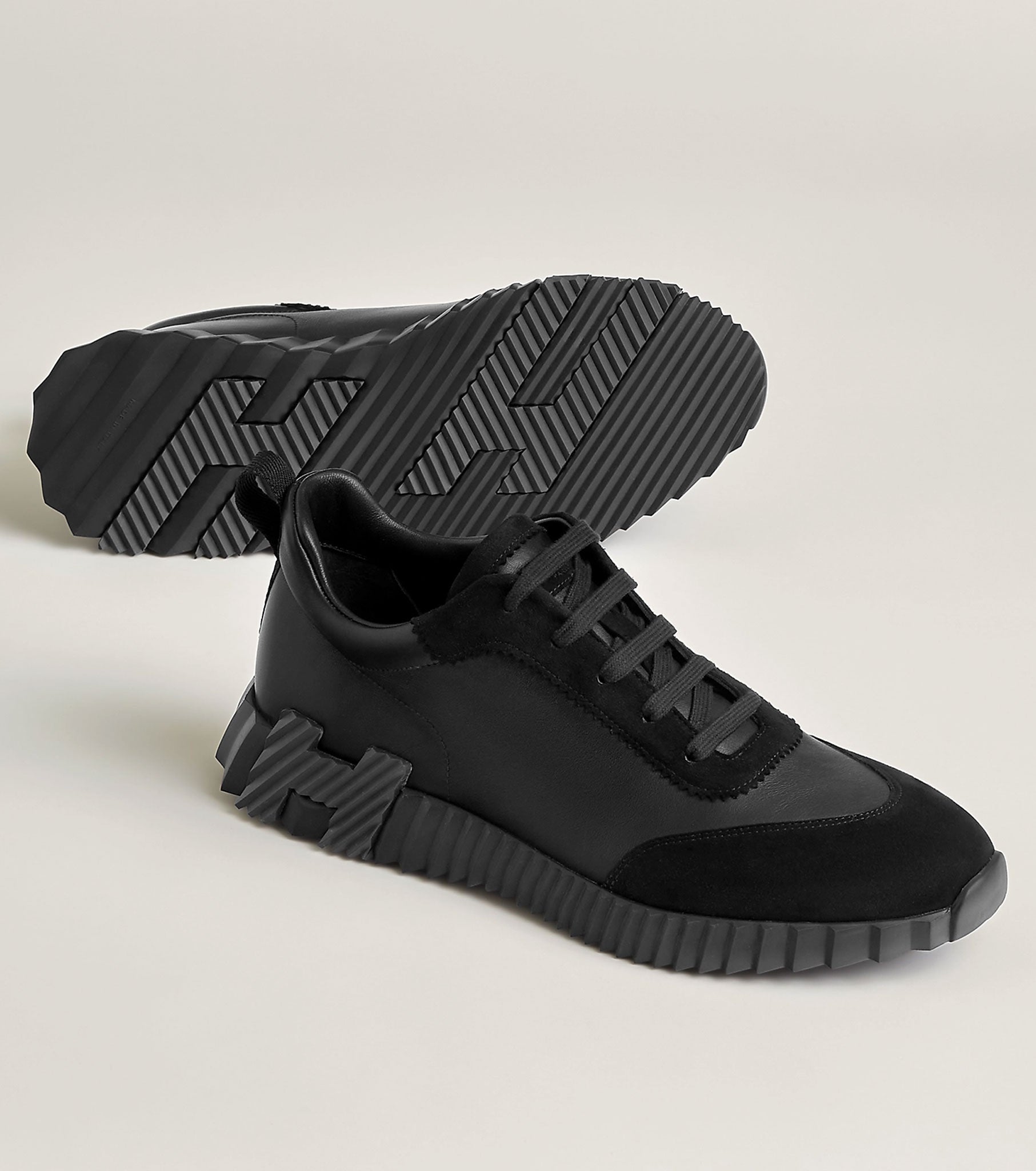 Bouncing sneaker