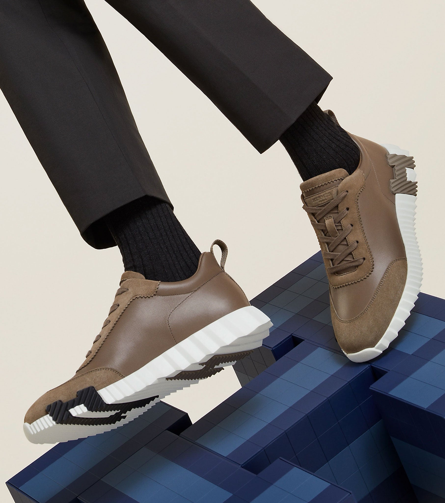 Bouncing sneaker