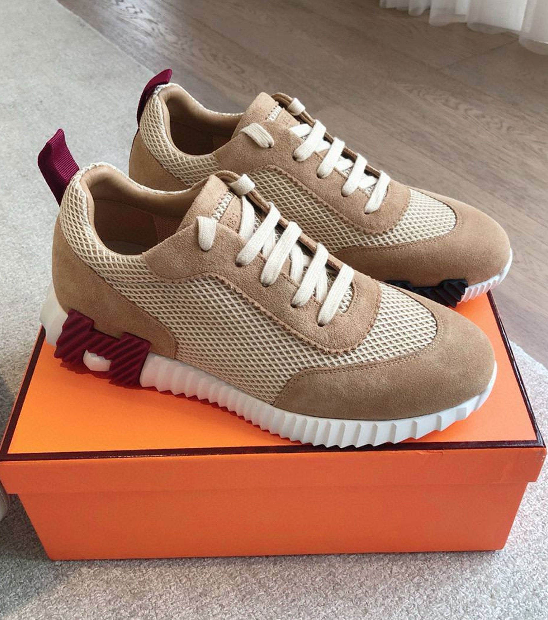 Bouncing sneaker