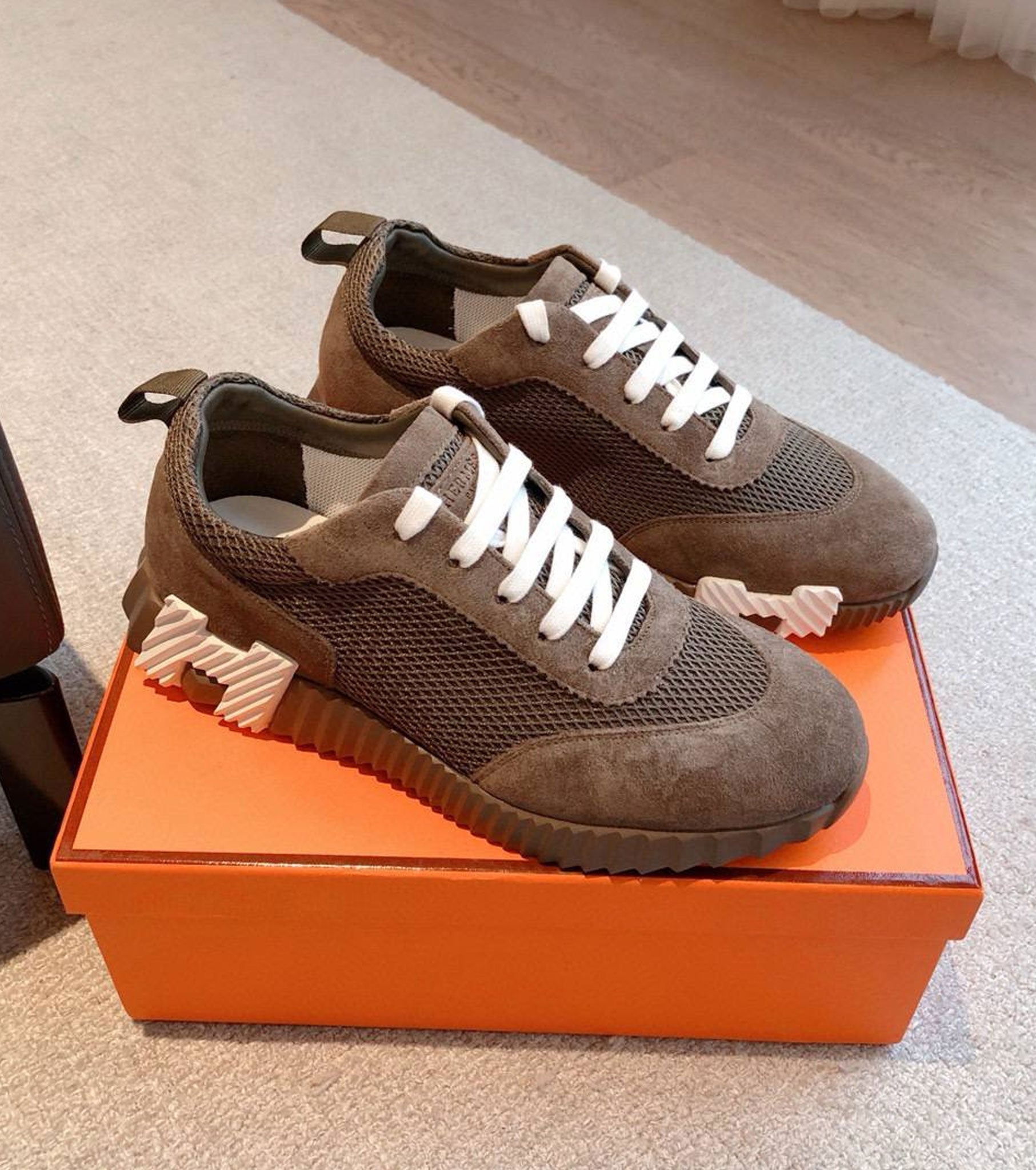 Bouncing sneaker