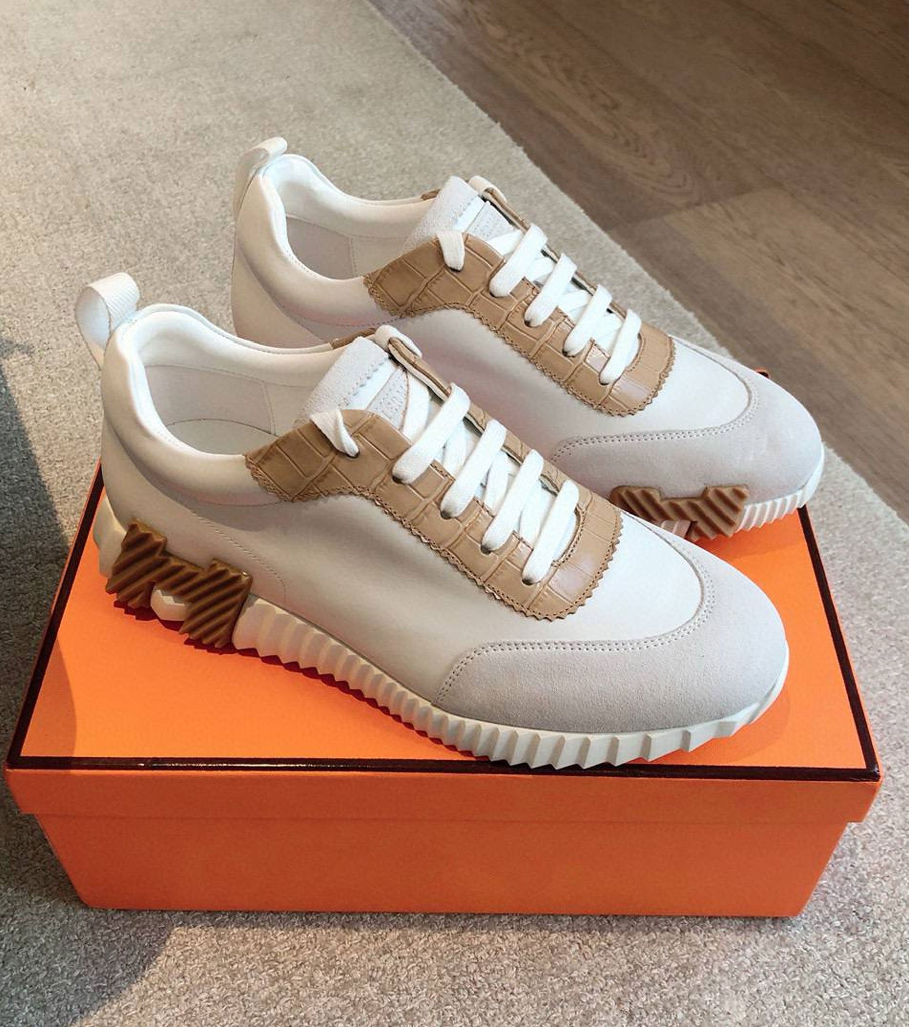 Bouncing sneaker
