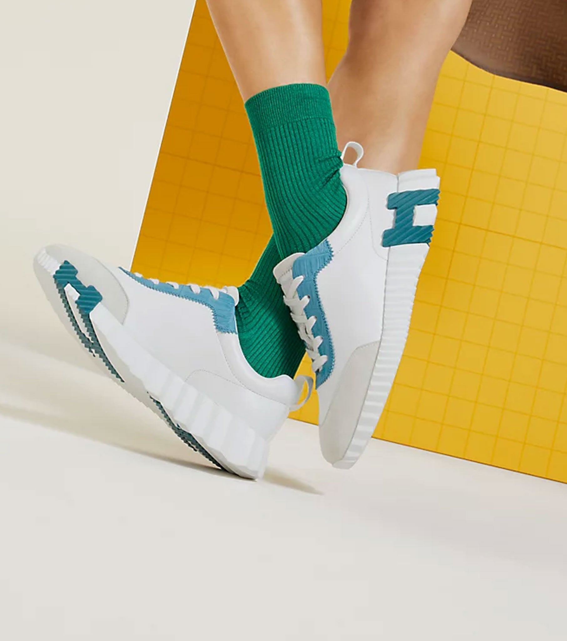 Bouncing sneaker