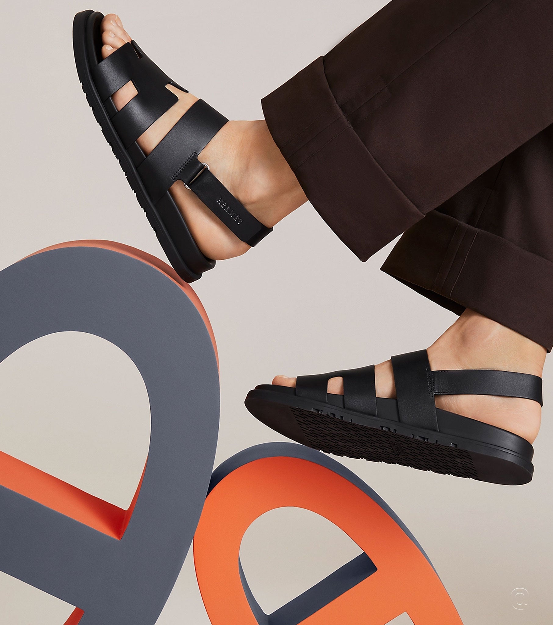 Genius sandal