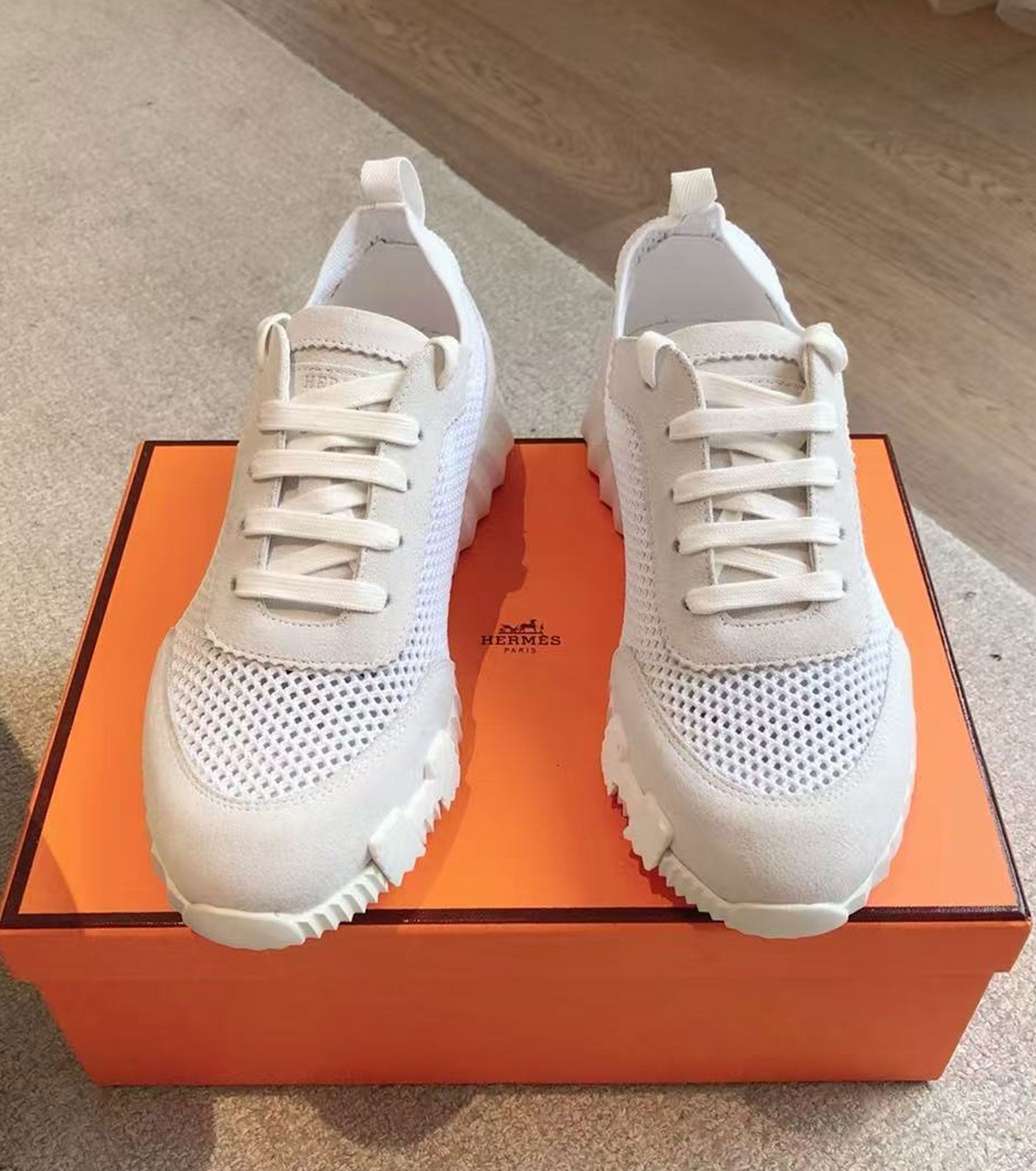 Bouncing sneaker