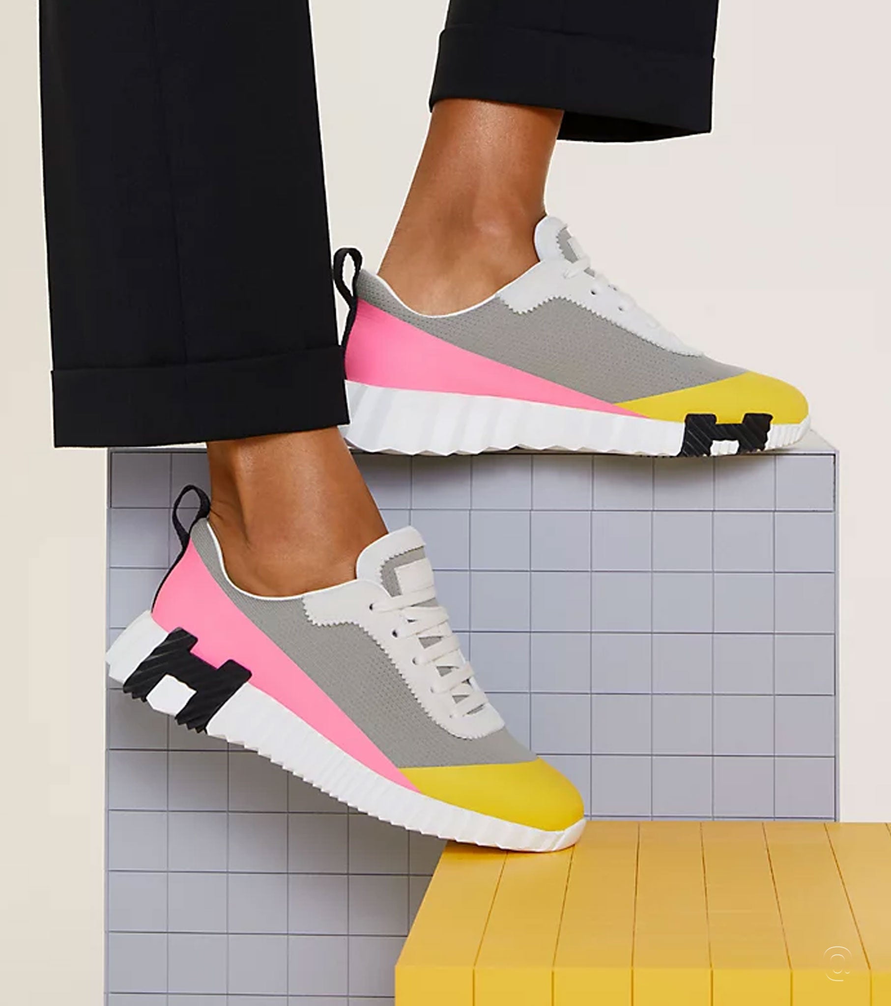 Bouncing sneaker
