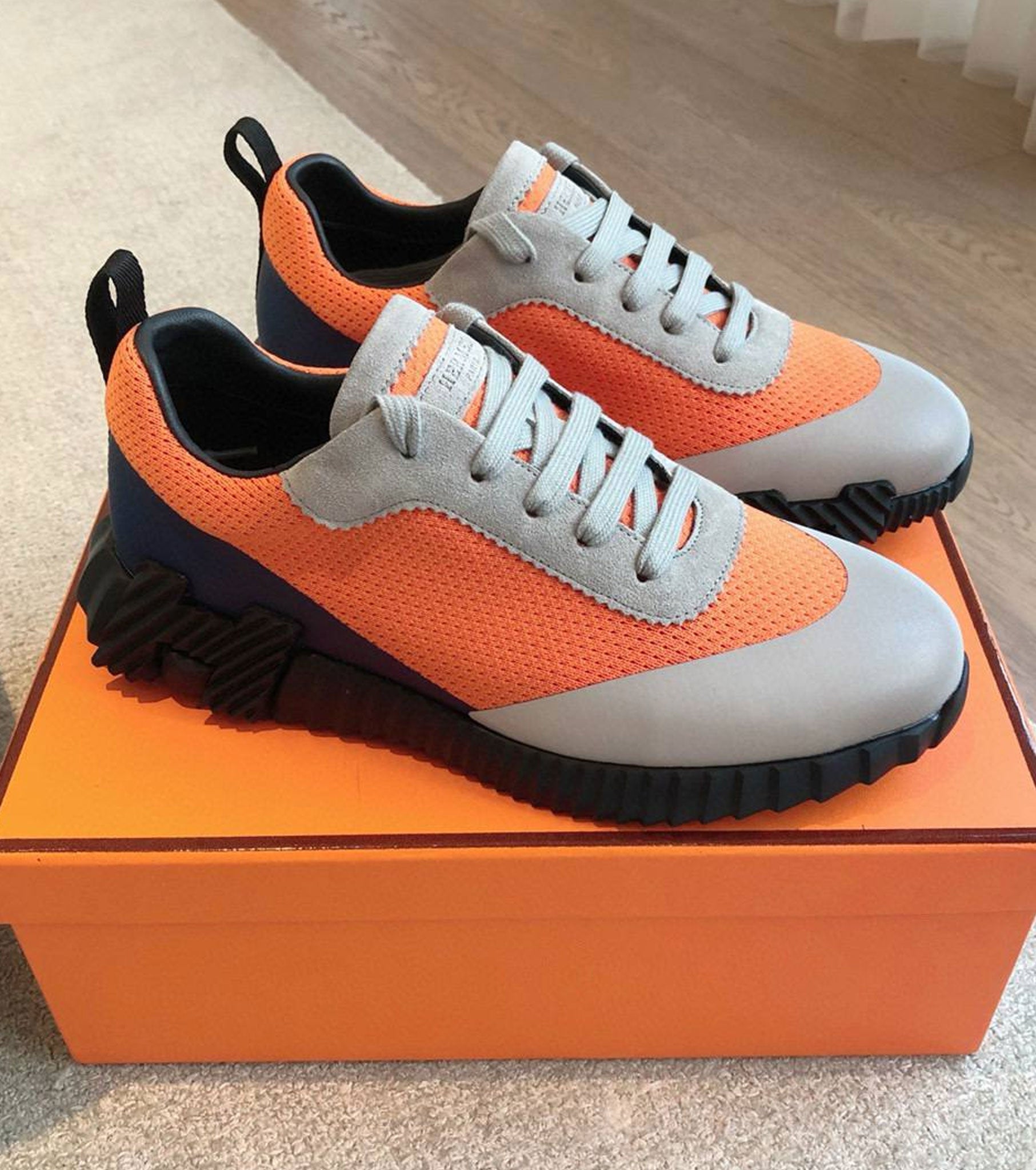 Bouncing sneaker