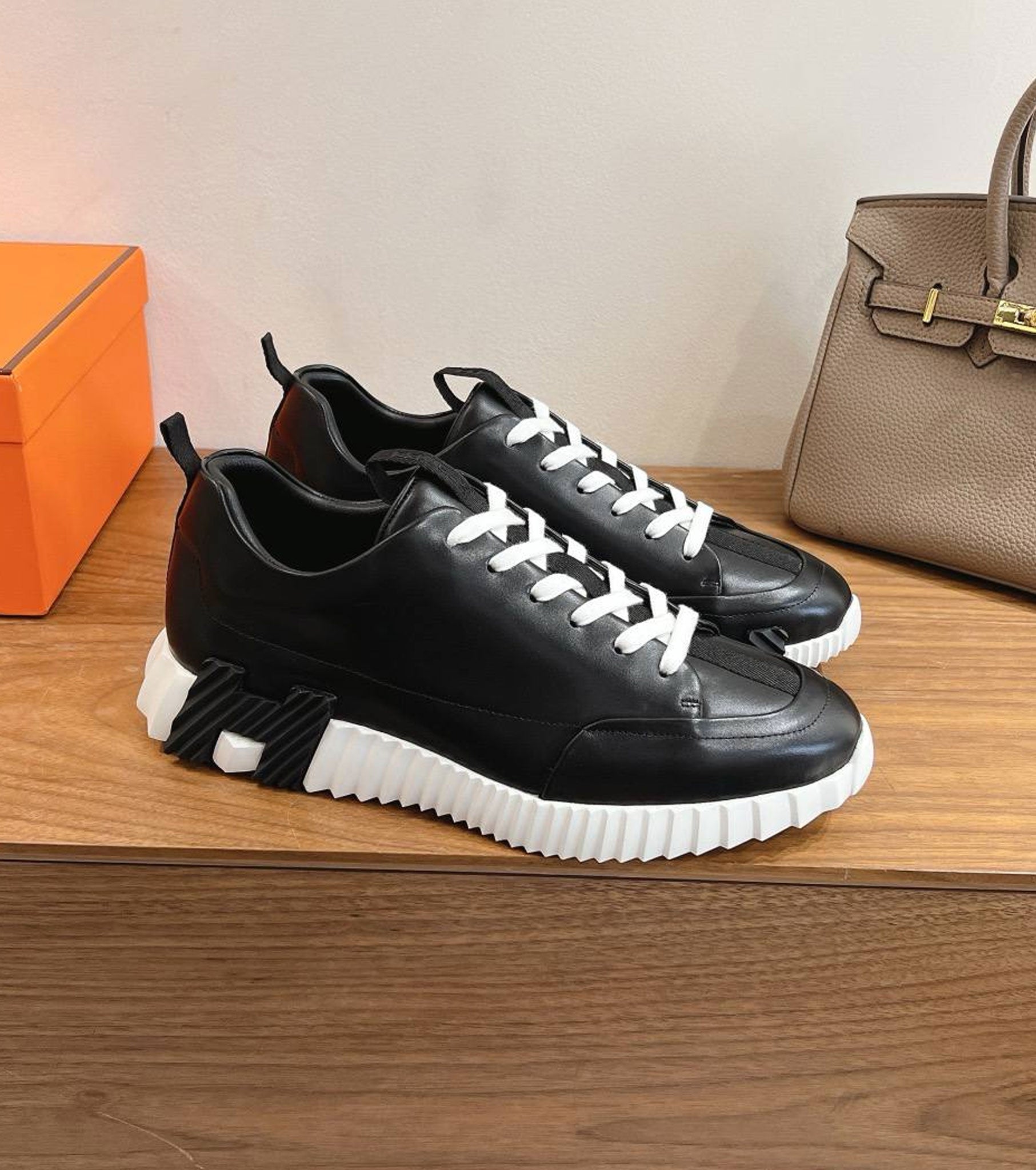 Jump sneaker