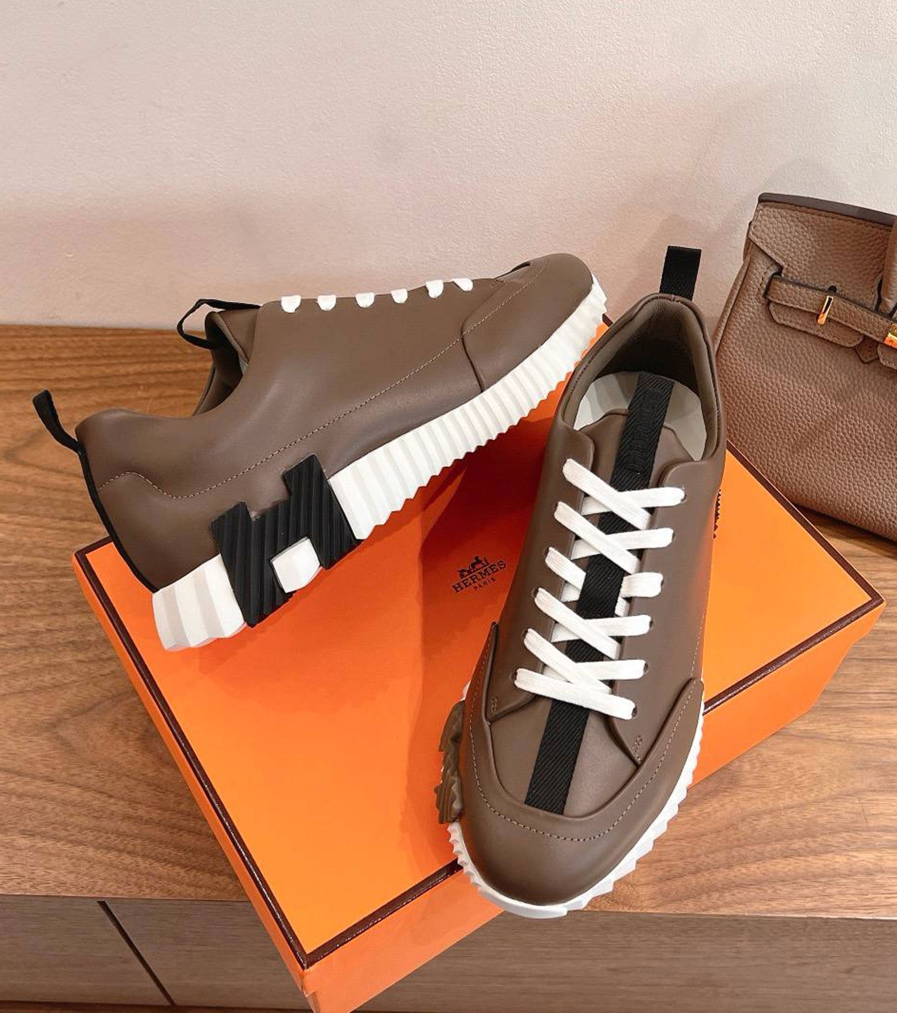 Jump sneaker