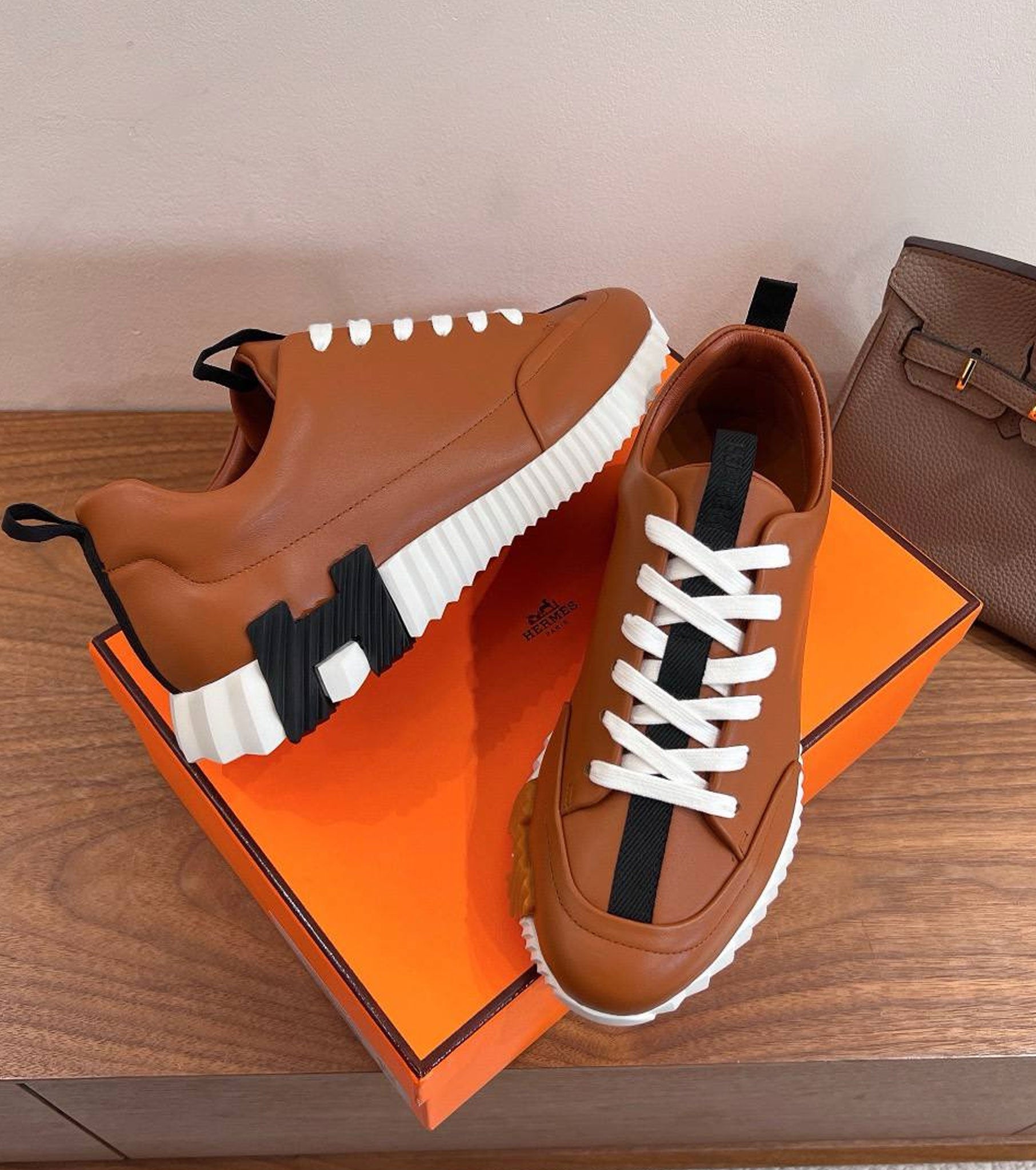 Jump sneaker