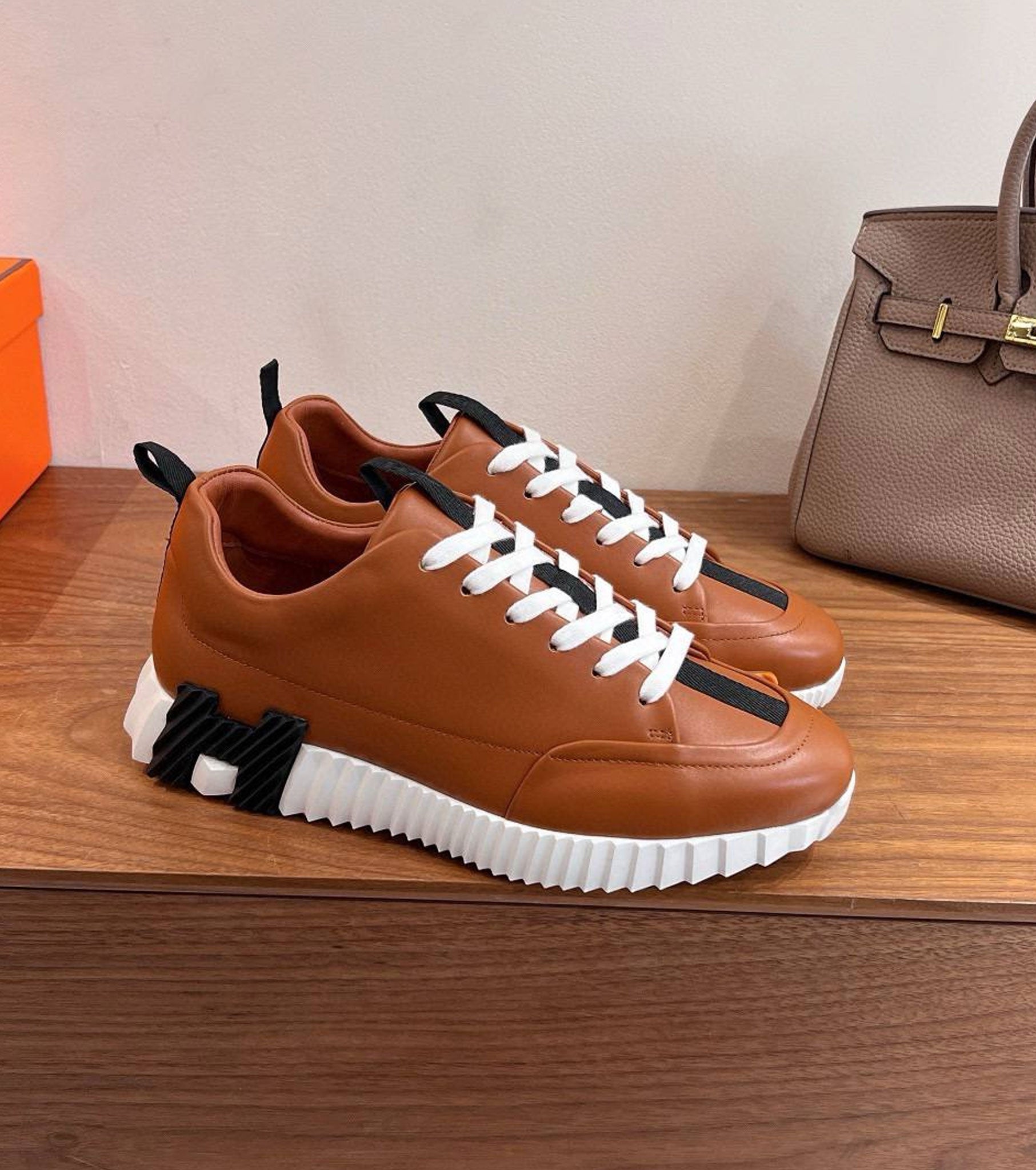 Jump sneaker
