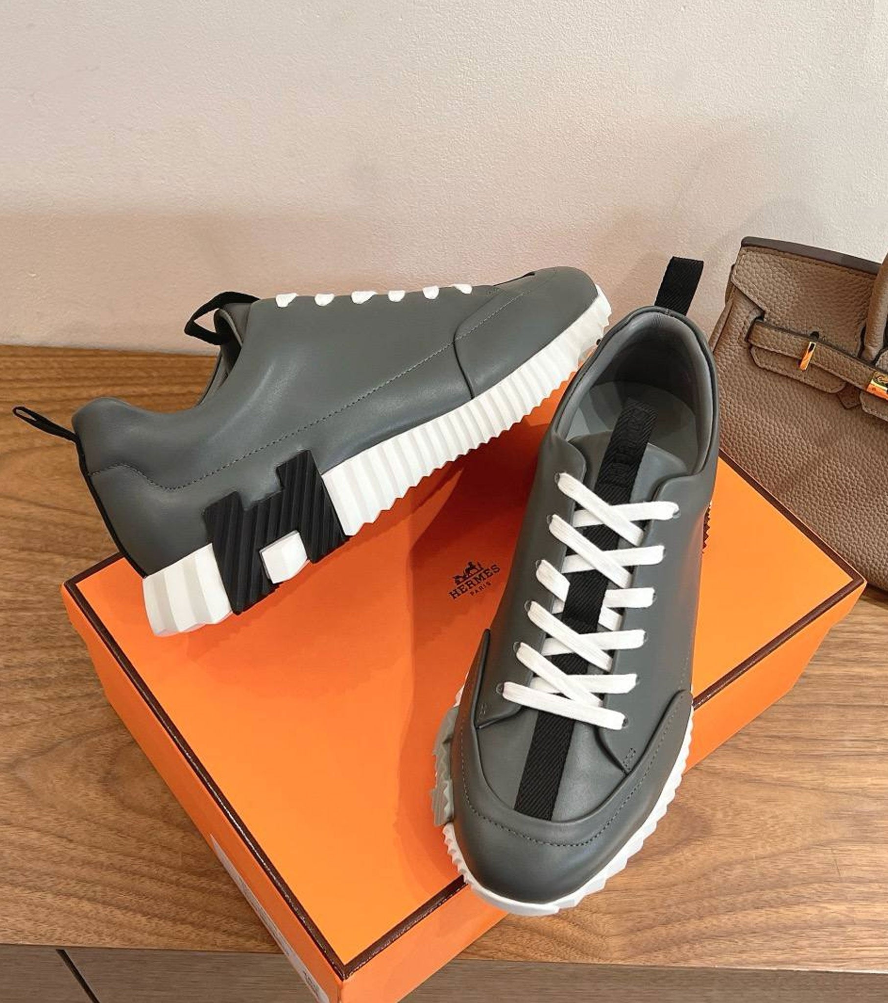 Jump sneaker