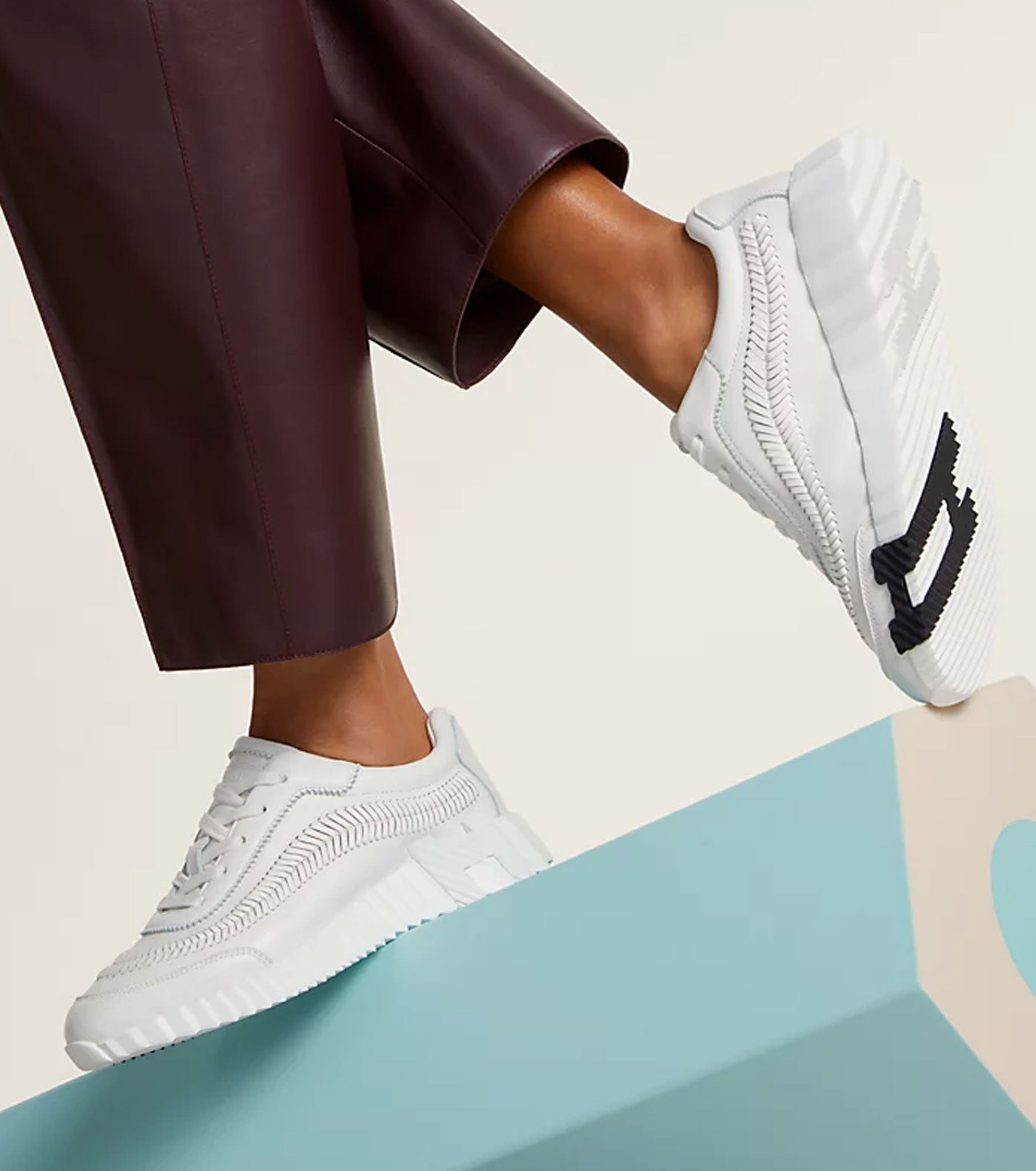 Bouncing sneaker