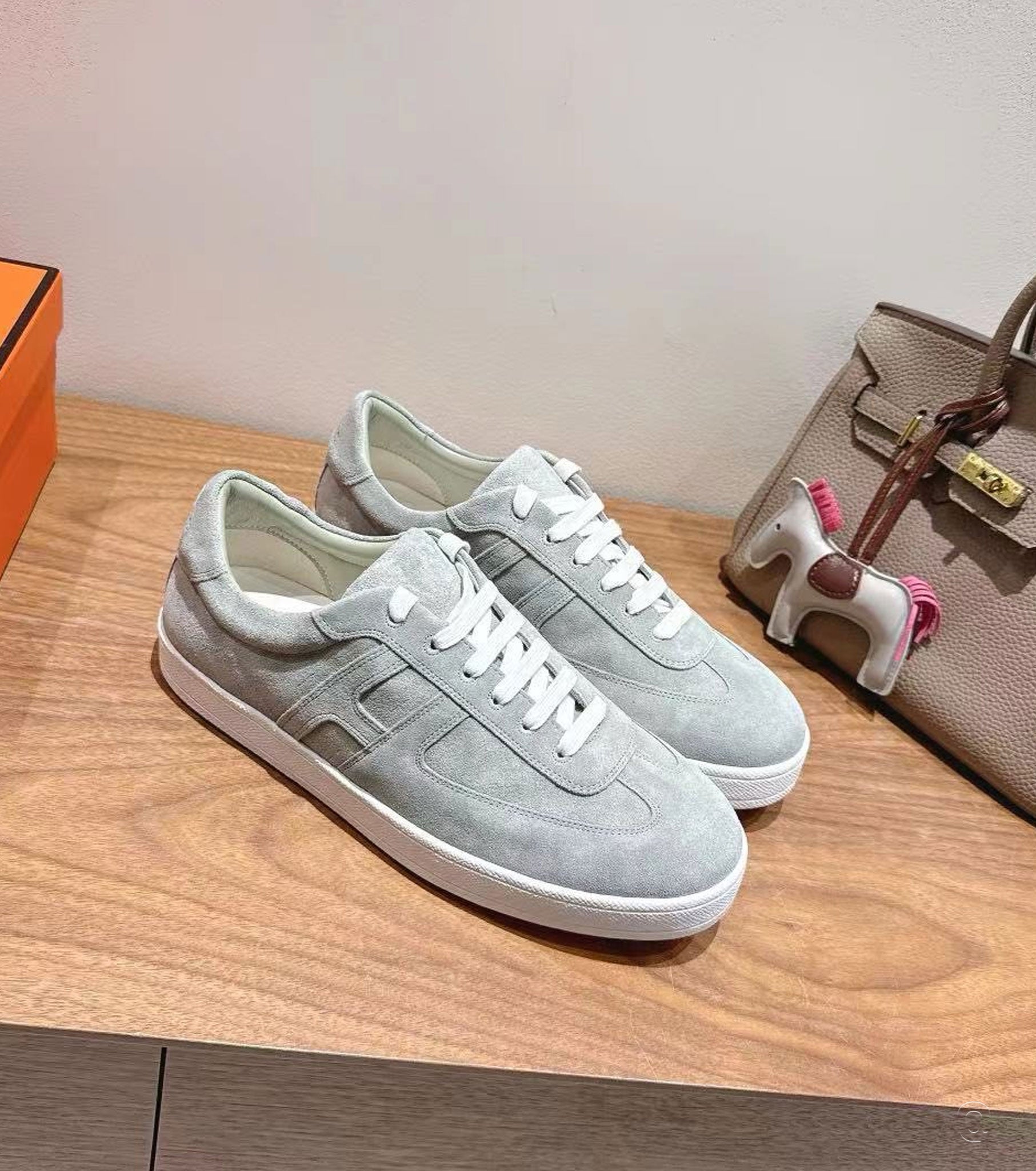 Boomerang sneaker