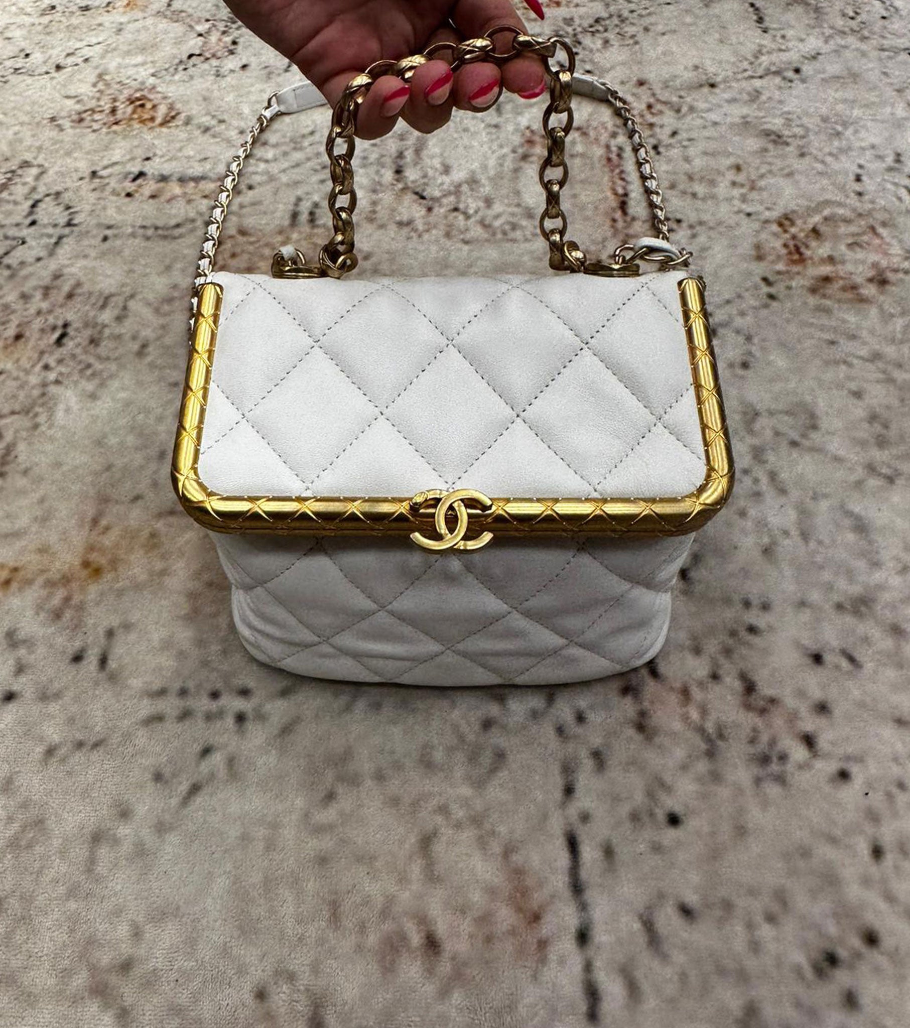 Kiss Lock Bag