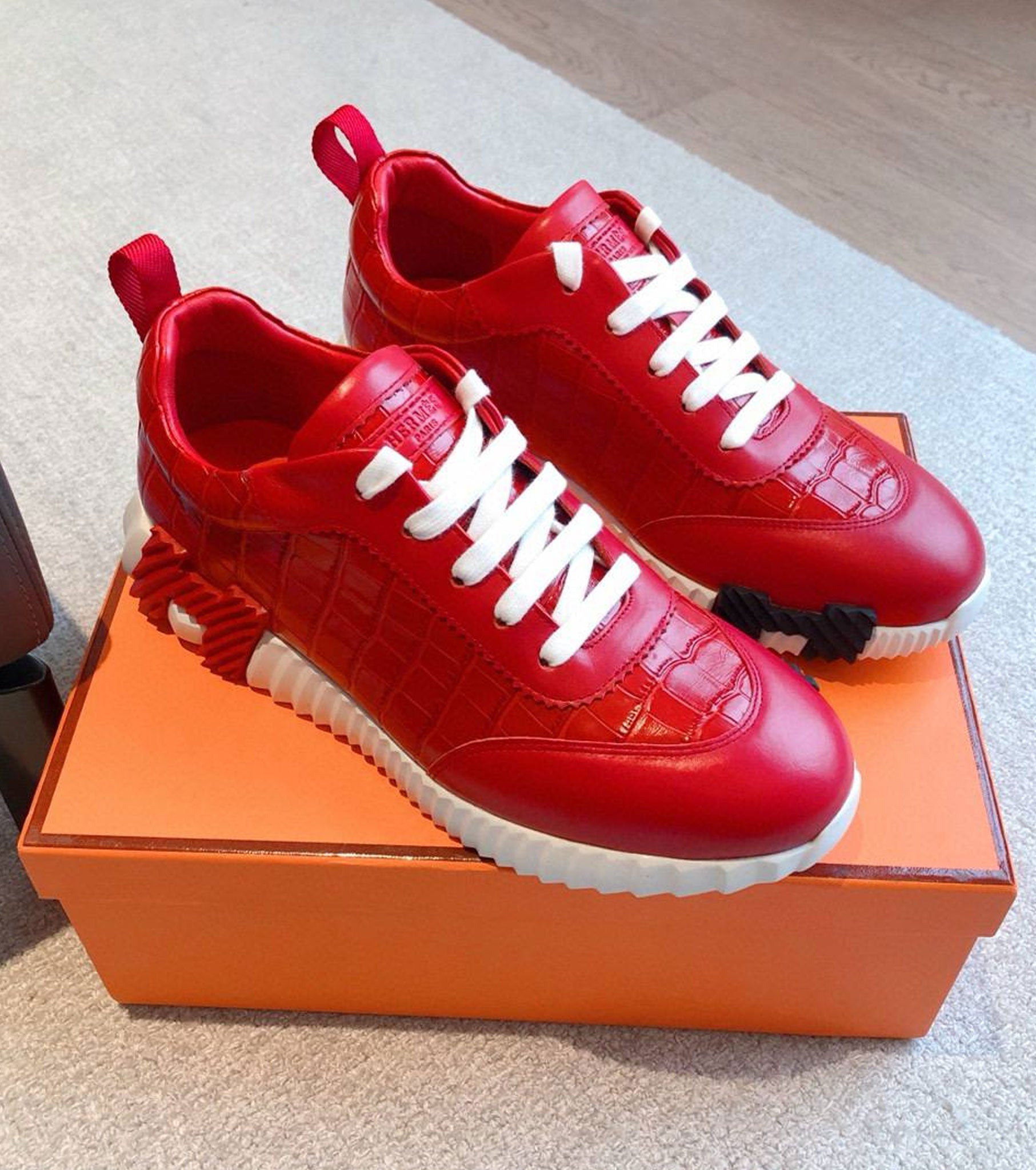 Bouncing sneaker