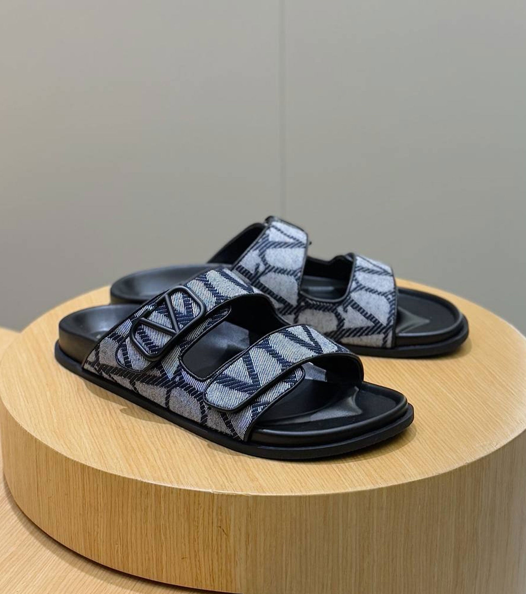 VLogo Toile Iconographe double-strap sandals