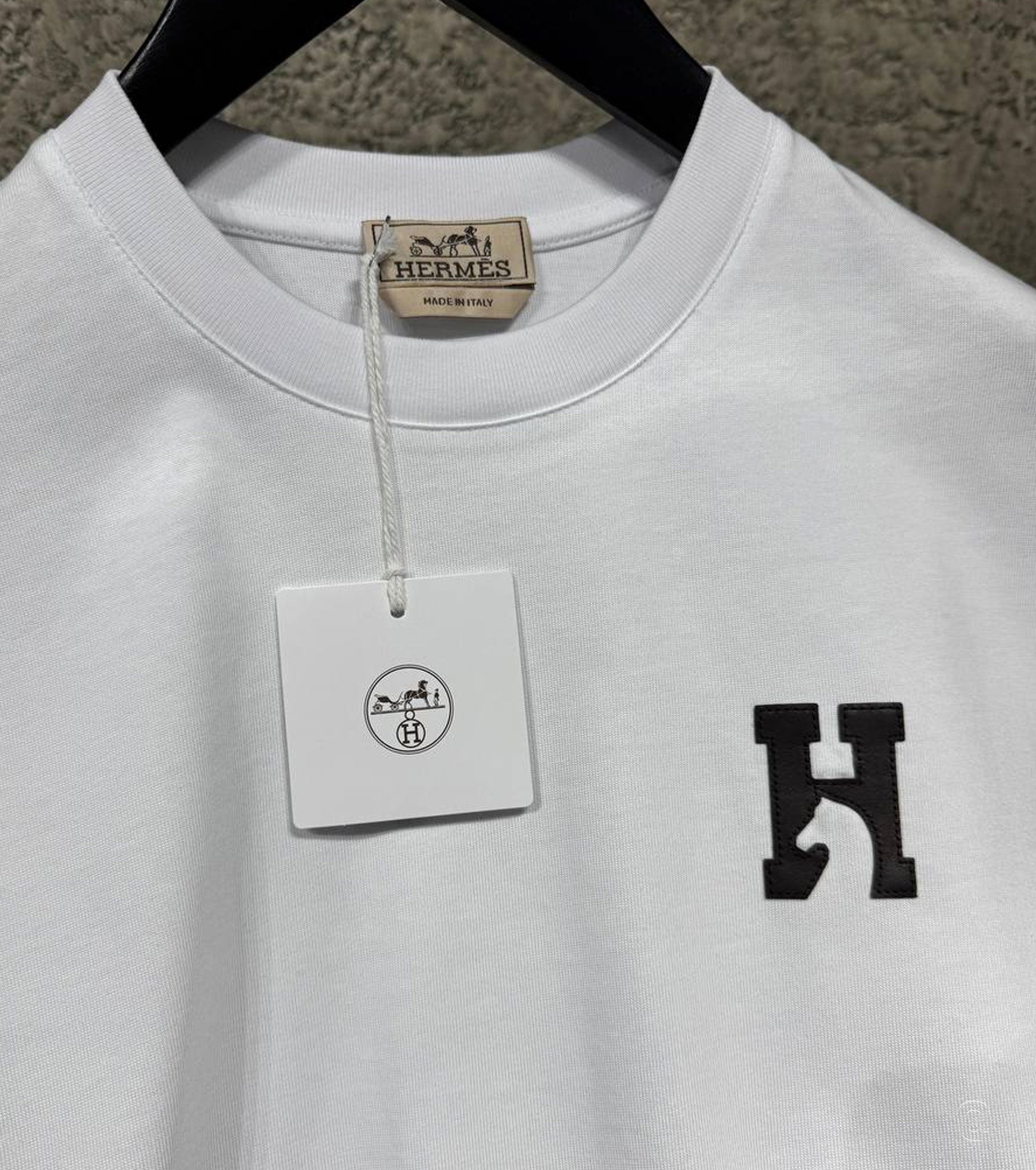 "H'Cheval" t-shirt with leather detail