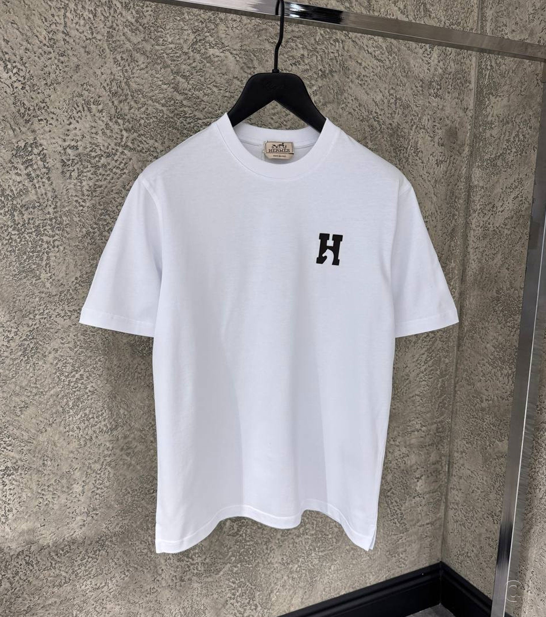 "H'Cheval" t-shirt with leather detail