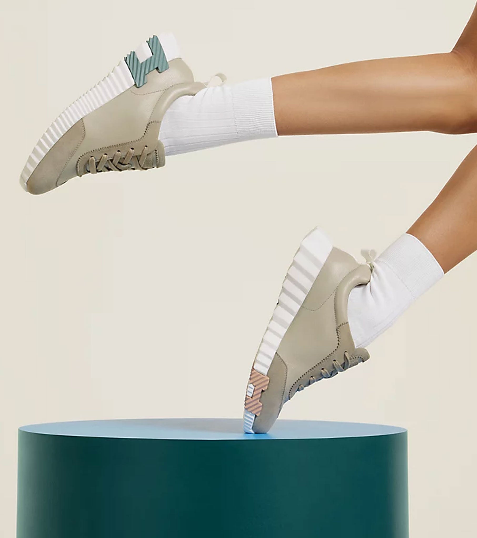 Bouncing sneaker