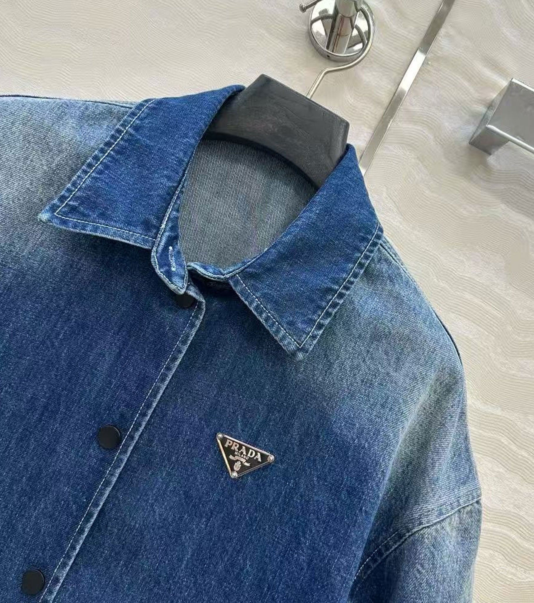 Women Cropped denim shirt