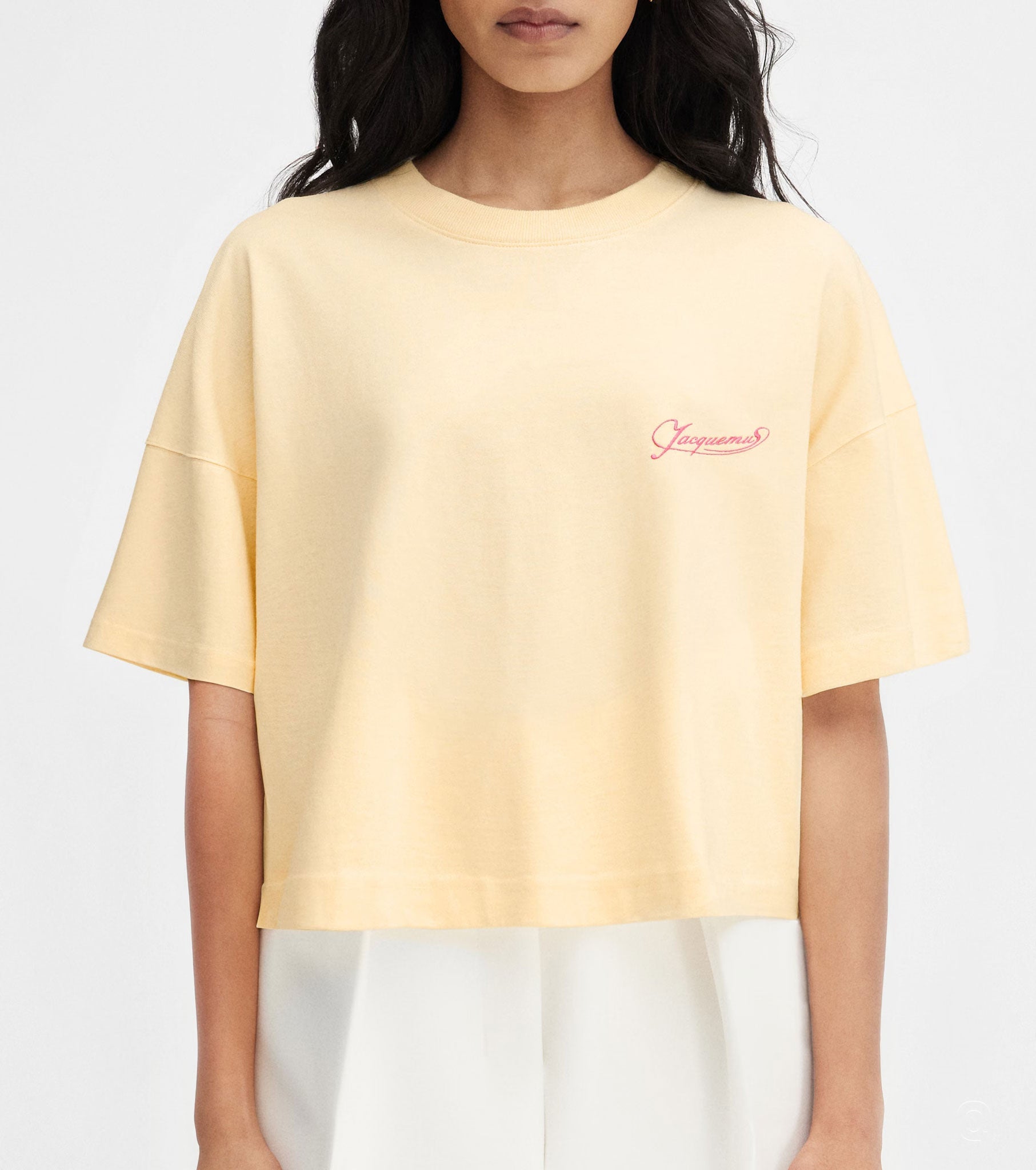 Model wear The Corto t-shirt - Nixxy Shop