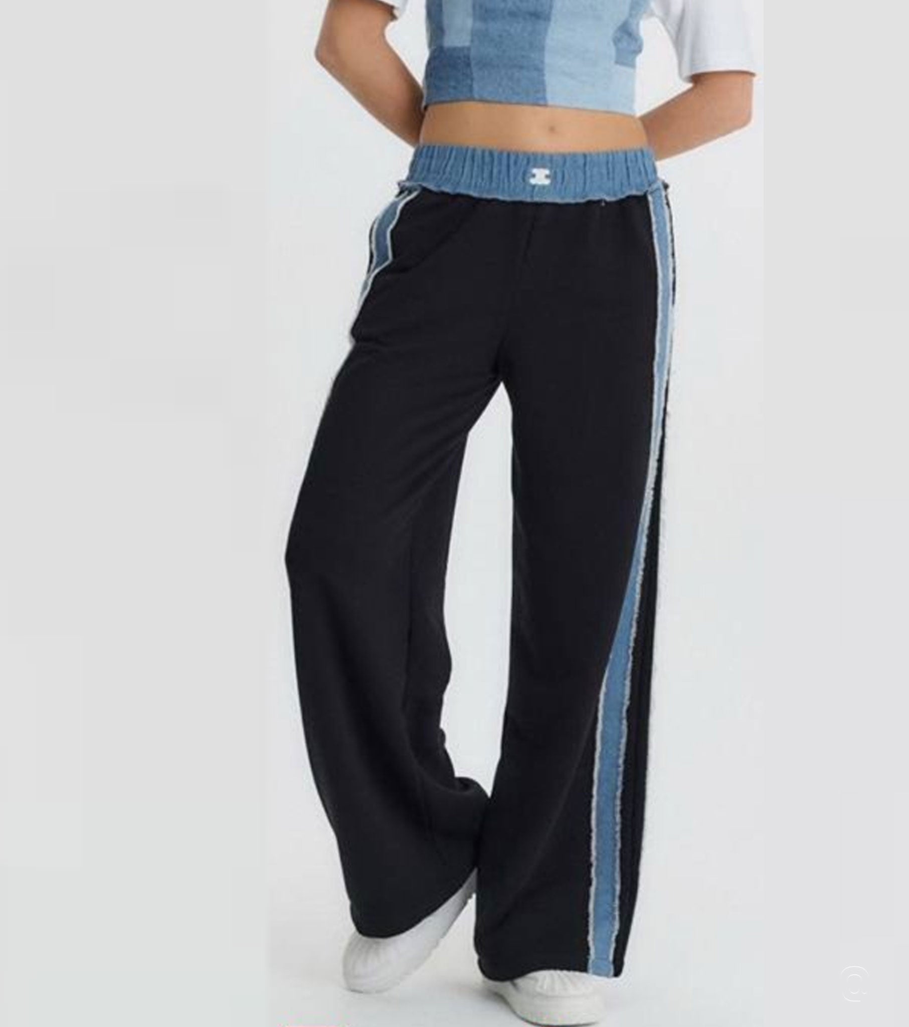 Trousers with denim accents