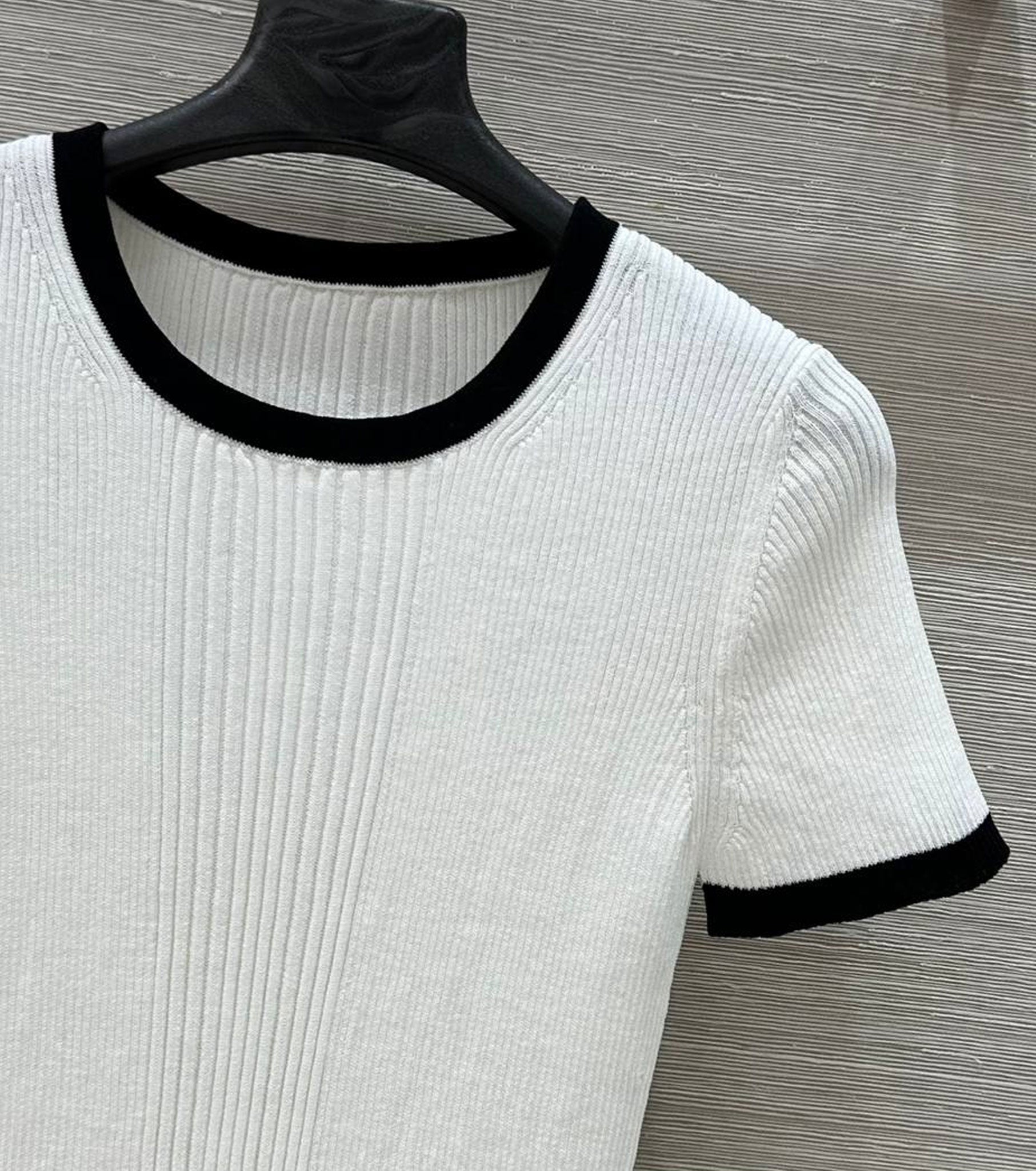 Knitted T-SHIRT