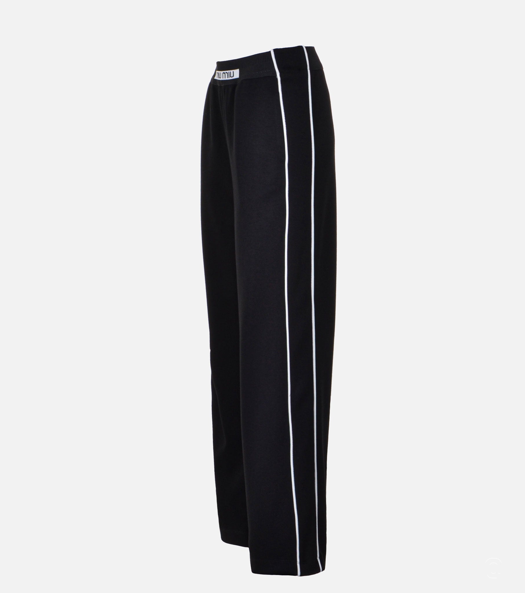 Loose fit trousers